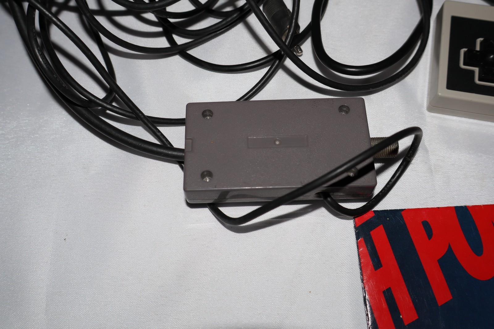Nintendo NES Console controllers A/V cord powers On Red Blinking Light w Sticker
