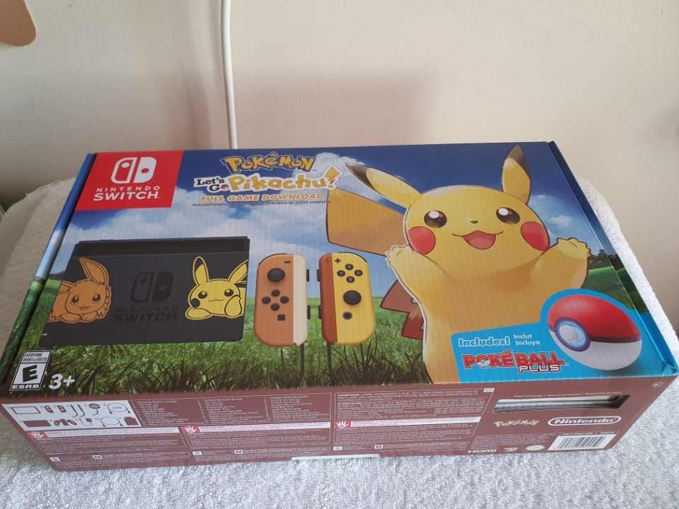 Nintendo Switch Pokemon Console Let’s Go Pikachu! + Poke Ball Plus Edition