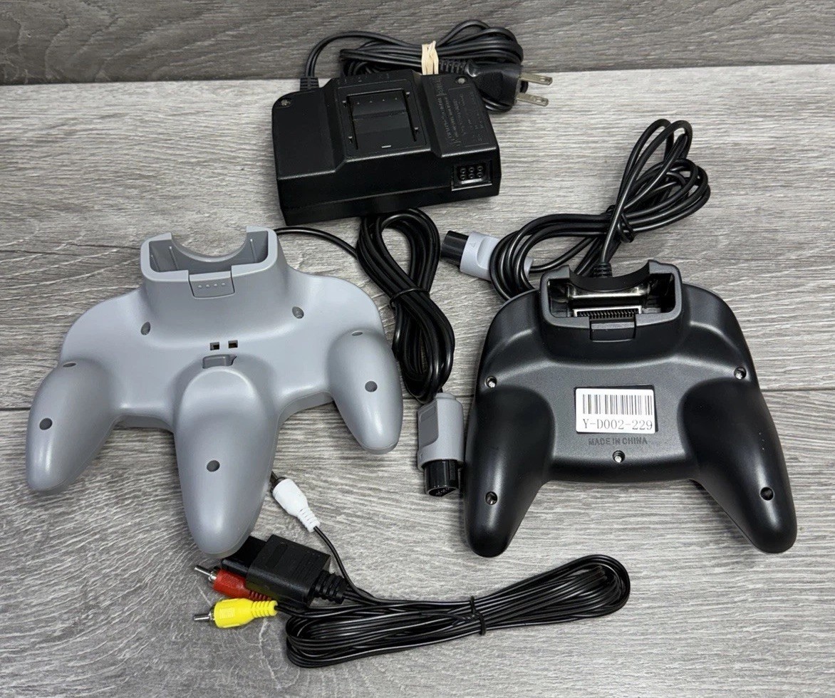 WWE WWF WCW WRESTLING BUNDLE Nintendo 64 N64 Console 2 Cons Cords N Memory Lot