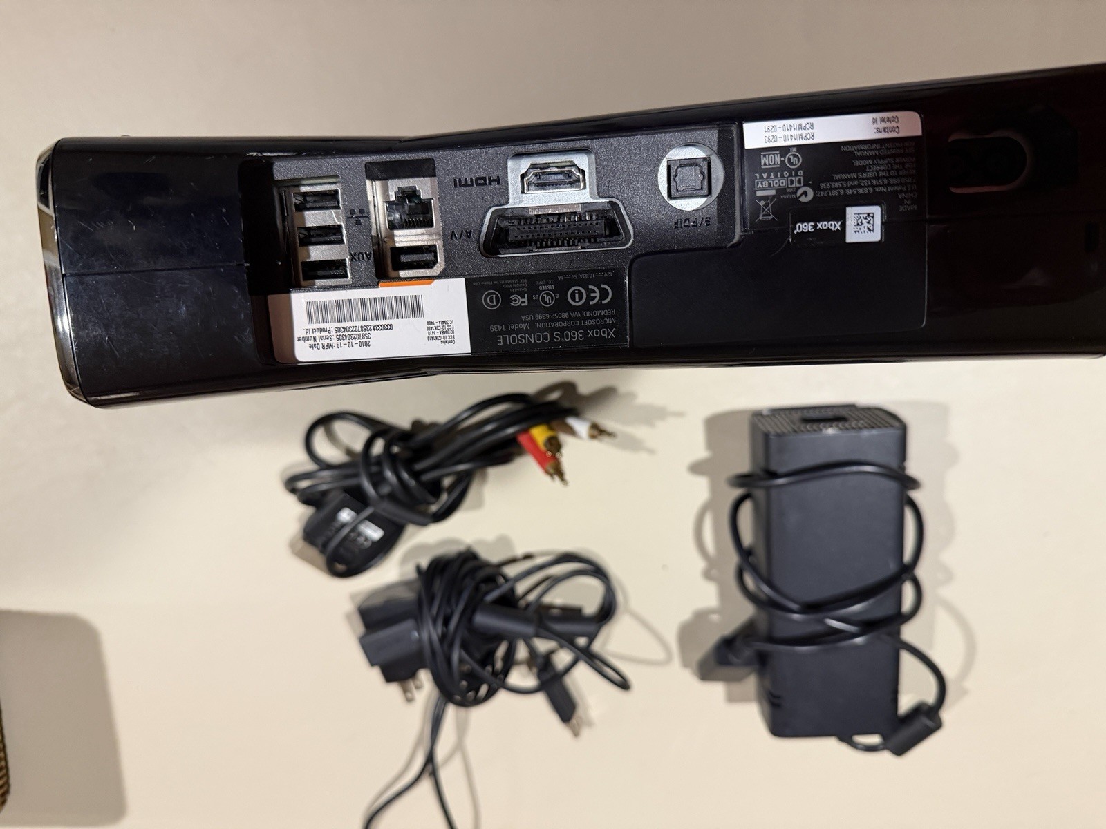 Microsoft Xbox 360 Slim 250GB Black Console, White Controller And Cords(NTSC)