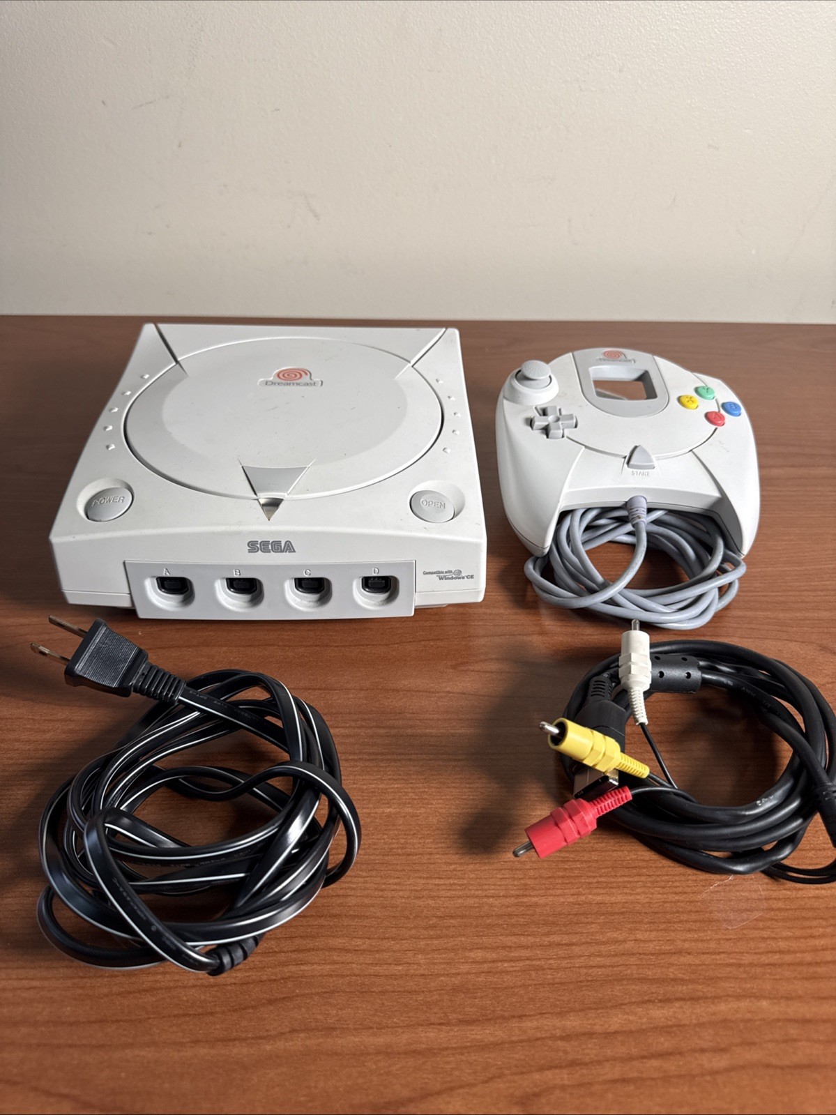 Sega Dreamcast HKT-3020 White Home Video Gaming Console With Controller