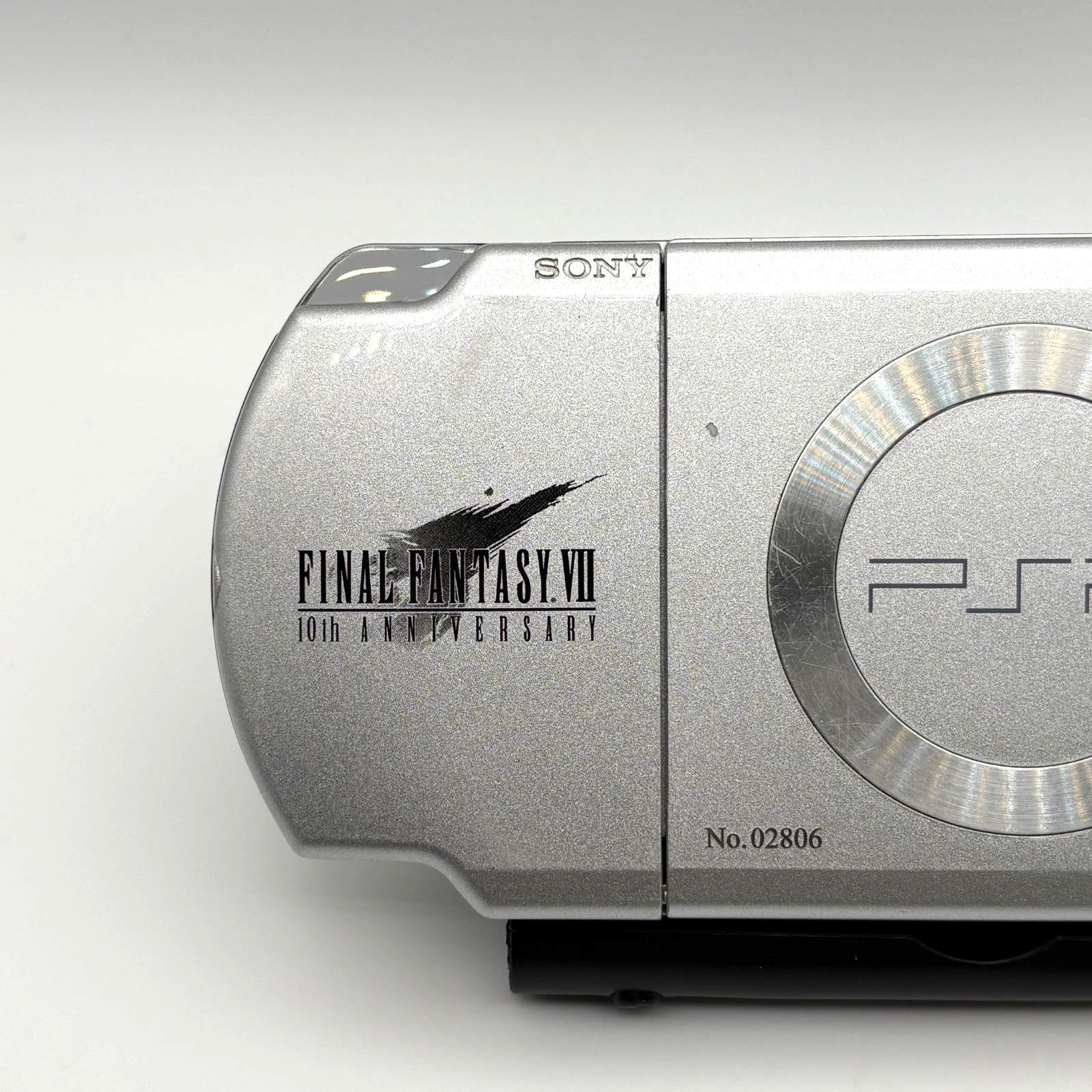 Sony PSP-2000 Final Fantasy Ⅶ Crisis Core 10th Anniversary Limited Console