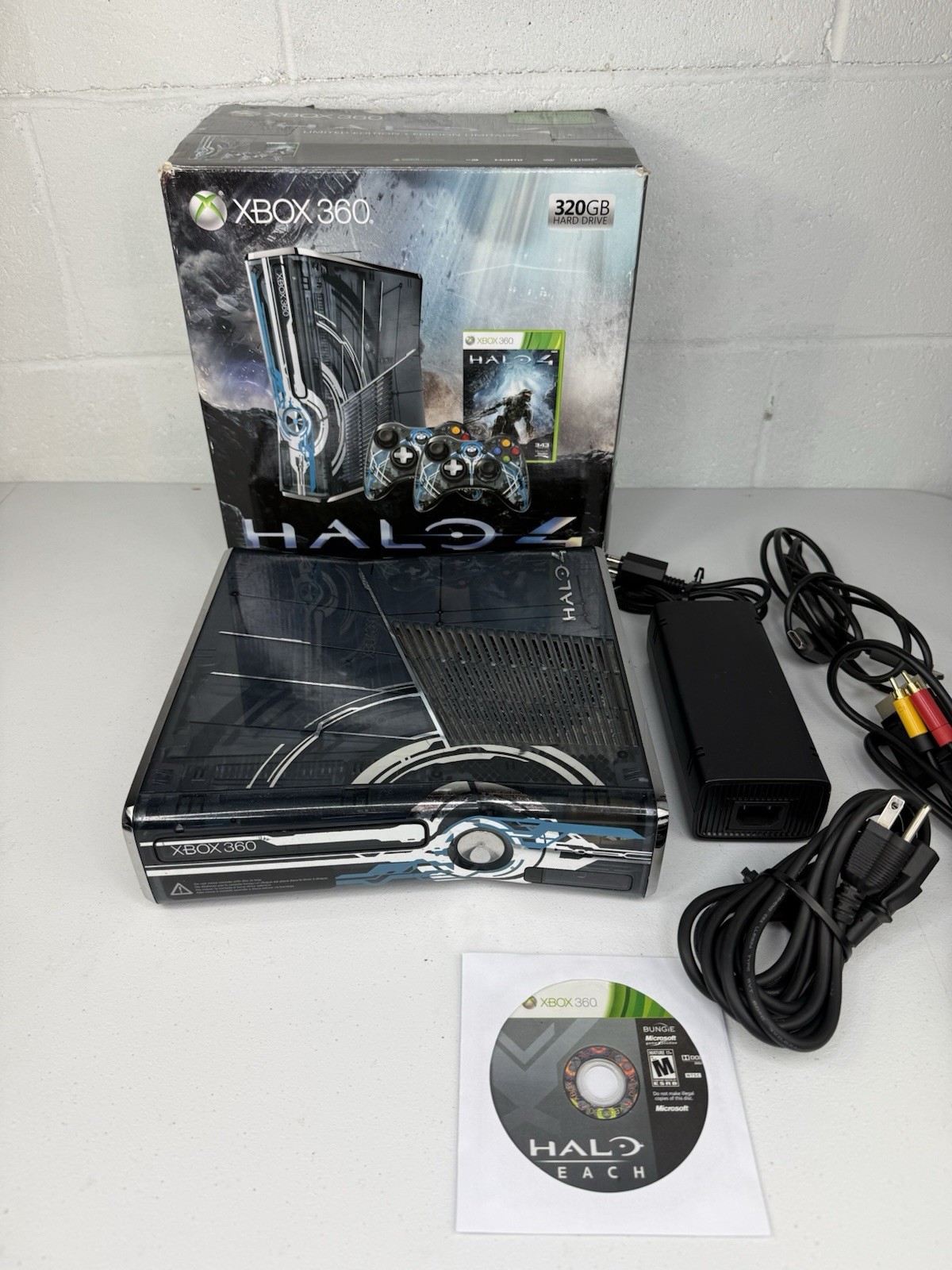Xbox 360 Halo 4 Limited Edition Console Bundle 320GB Tested Working