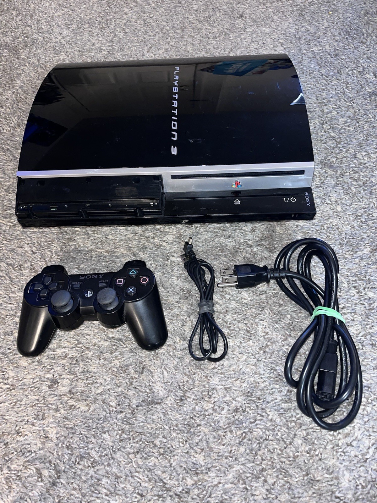 Sony PlayStation 3 PS3 Fat Model CECHH01 40GB Console Bundle w/One Controller