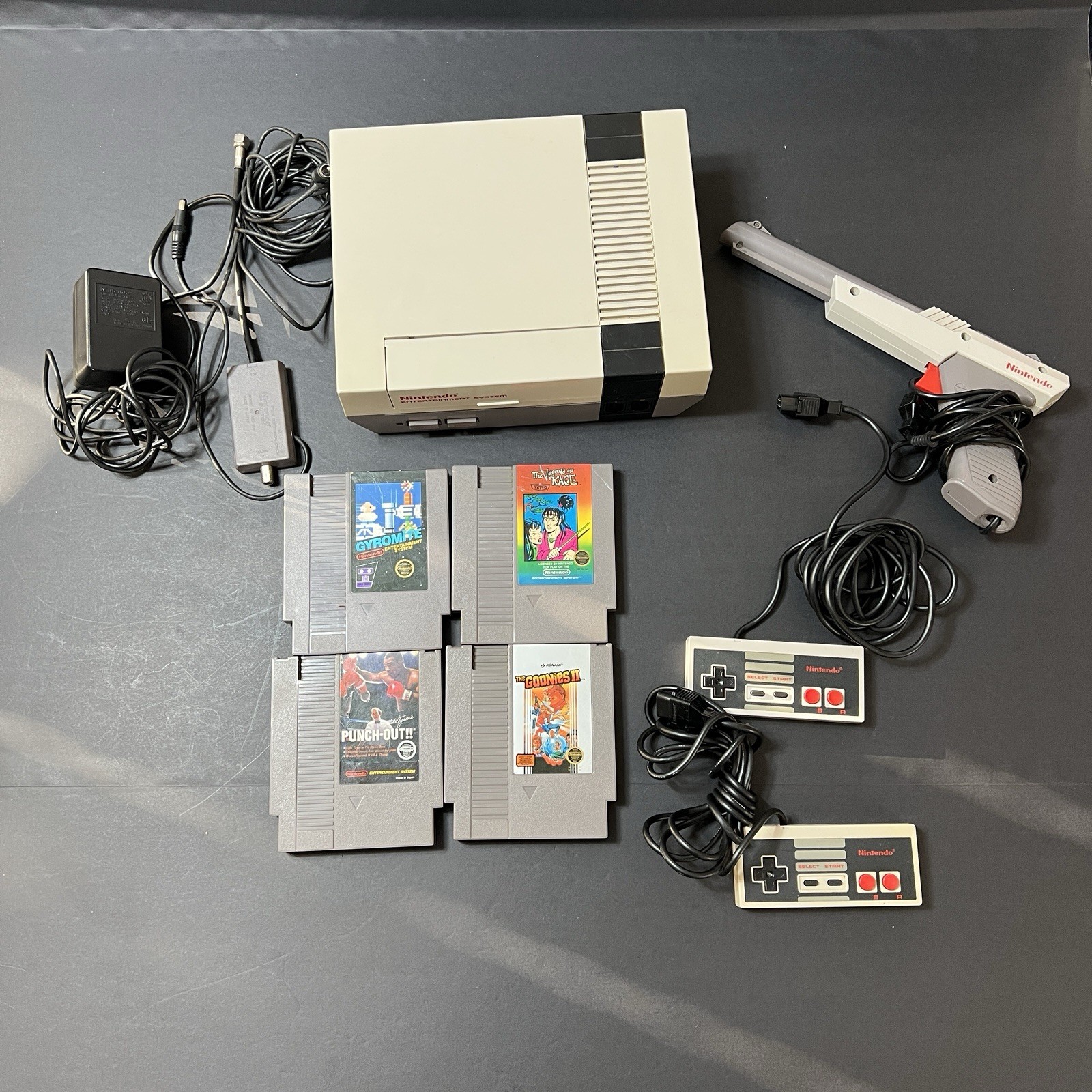 Nintendo Original NES-001 Entertainment System NES Console Bundle Games PunchOut
