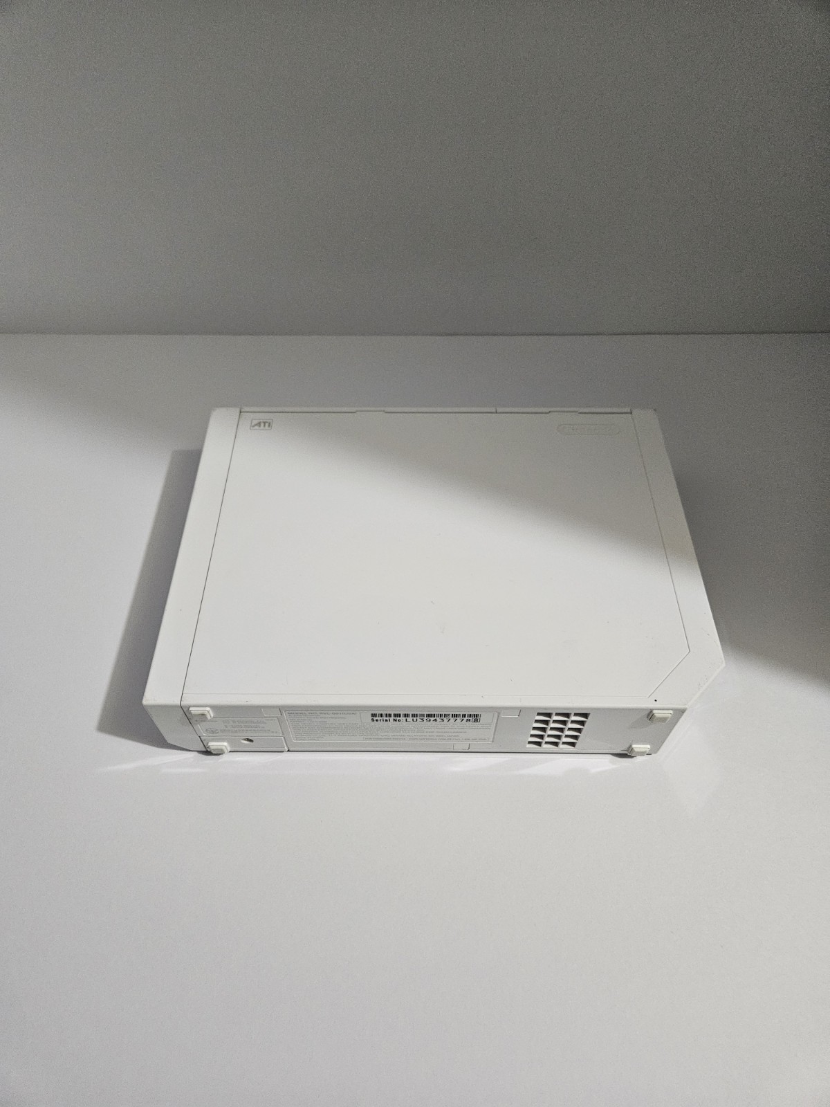 Nintendo Wii RVL-001 512 MB Home Console – White