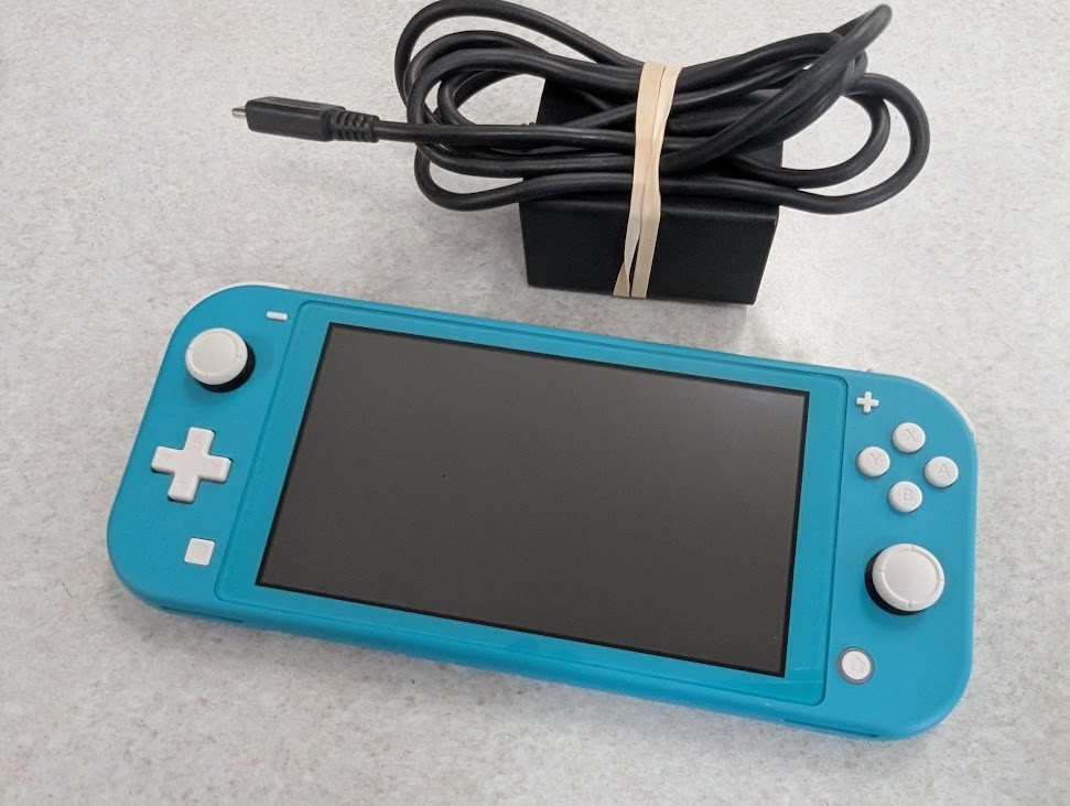 Nintendo Switch Lite HDH-001 32GB Handheld Console Turquoise w/ Charger