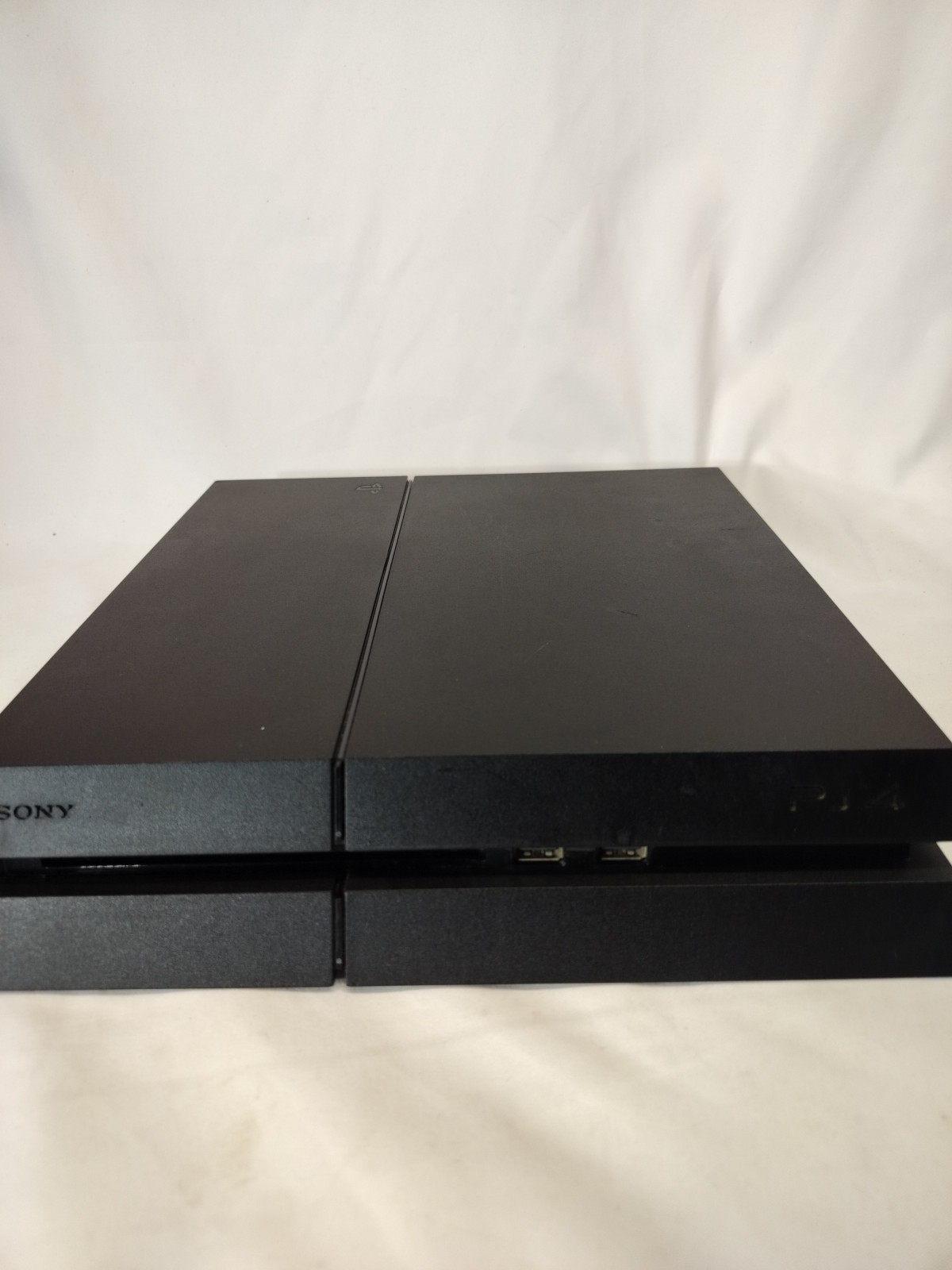 Sony Playstation 4 CUH-1215A Console W/Controller. Tested