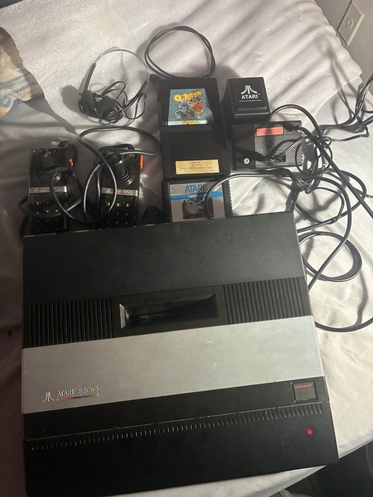 Atari 5200 Console Bundle – 2 Controllers + Games – Zaxxon Sample Not Included