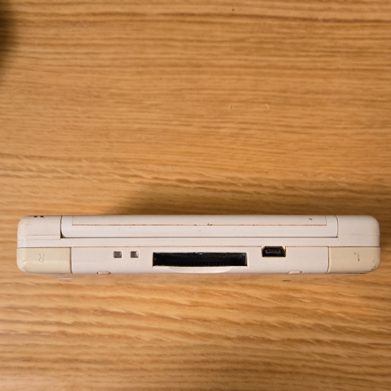 Nintendo DS Lite White Multiplayer Handheld System with Headphone Jack