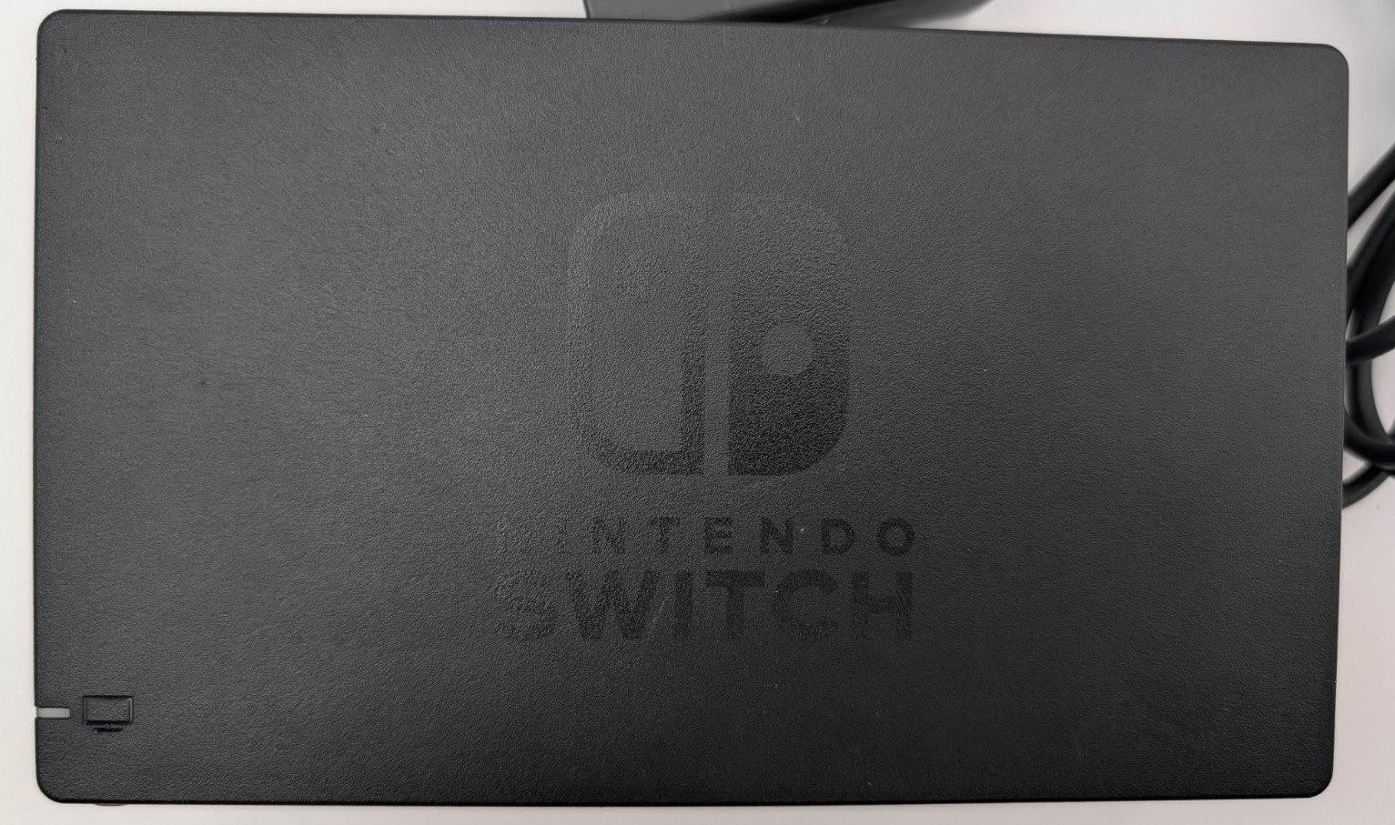 Nintendo Switch Accessories Lot – Official Dock, Joy‑Con Grip & Wired Headset