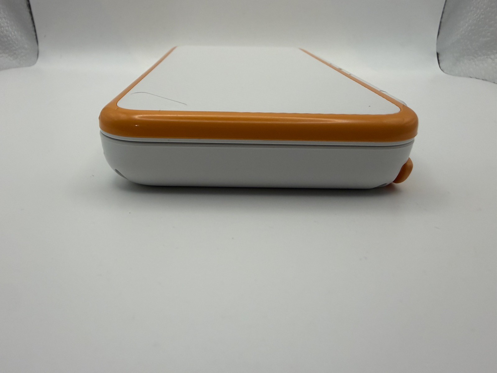 (USA) New Nintendo 2DS XL Console White/Orange – Tested 4GB SD Card with charger
