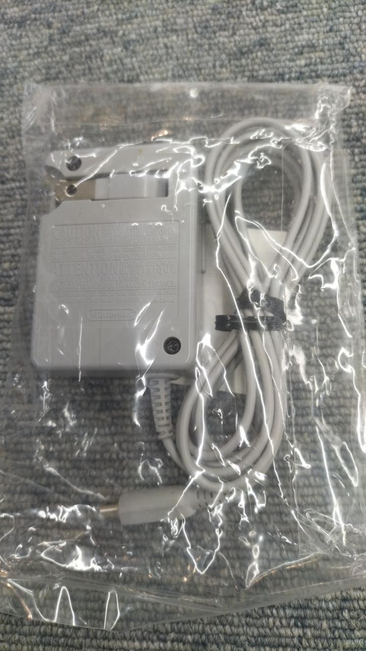Nintendo 3DS XL (LL) SPR-001 Retro Gaming Console with Charger Included A2550