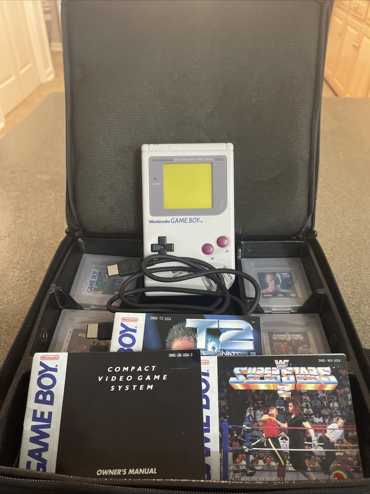 Nintendo Game Boy console and 4 Games With Travel Case & Linkage Cable All Works