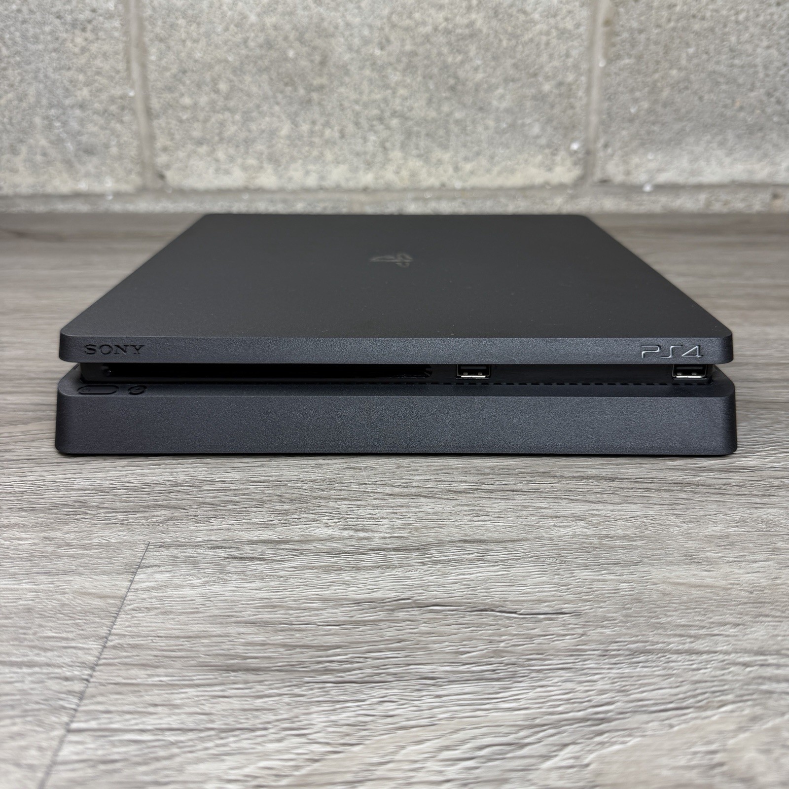 Sony PlayStation 4 Slim 500GB CUH-2015A Console Bundle w/One Controller