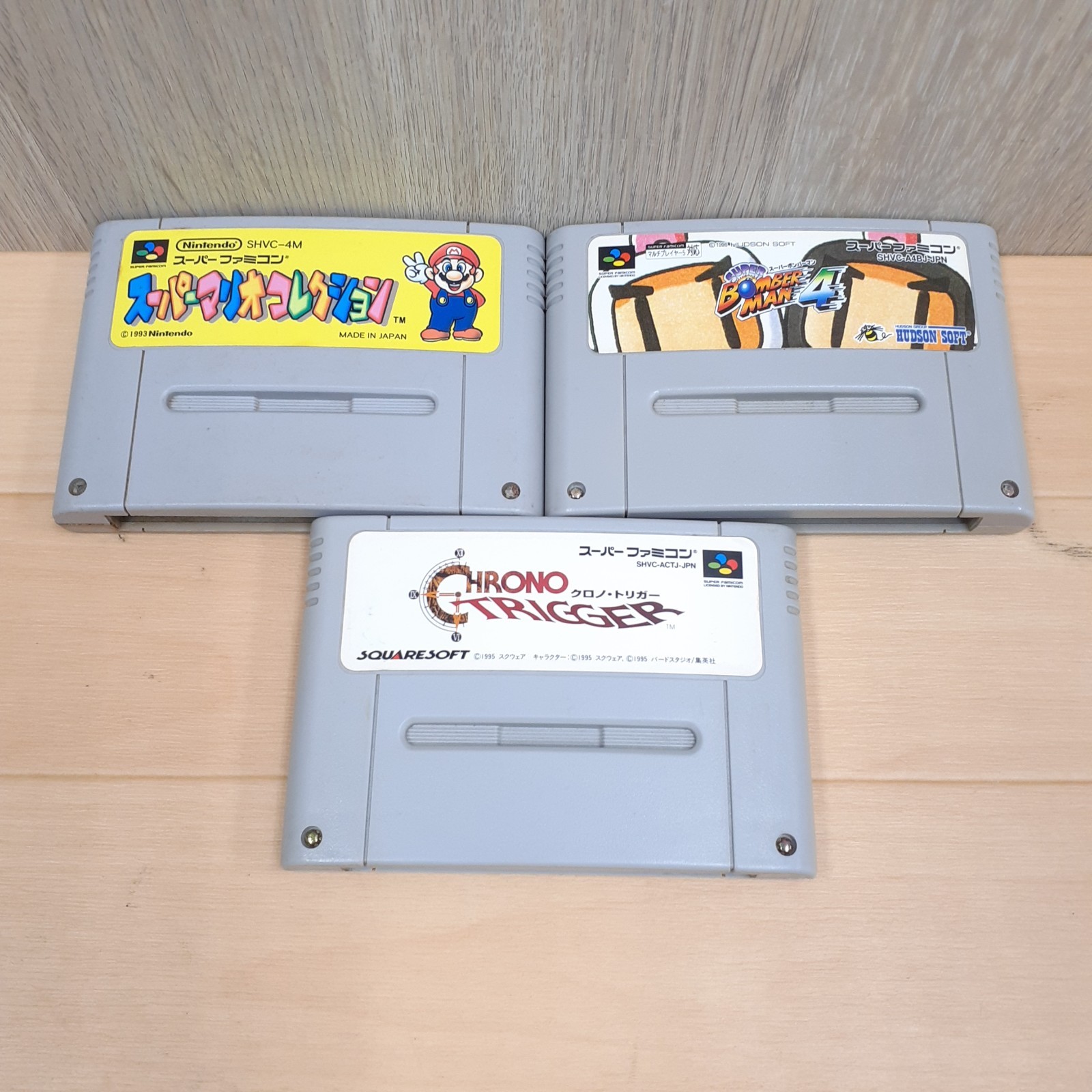 Nintendo Japanese Super Famicom Console in box with 6 games CIB SNES SHVC-001