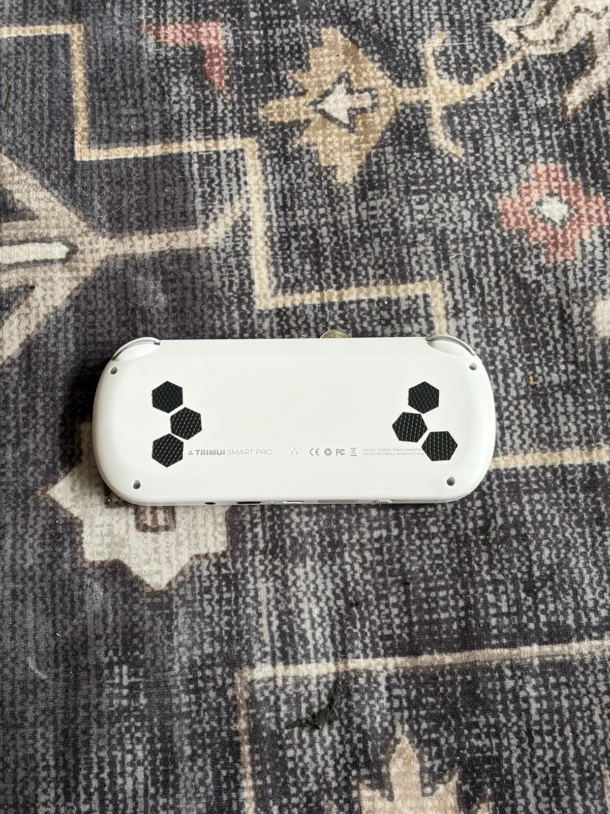TRIMUI Smart Pro Handheld Game Console White 128GB 720p USB-C Region Free