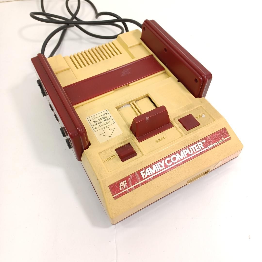 Vintage Nintendo Famicom Console System CIB with 15 Game Cartridges Tested