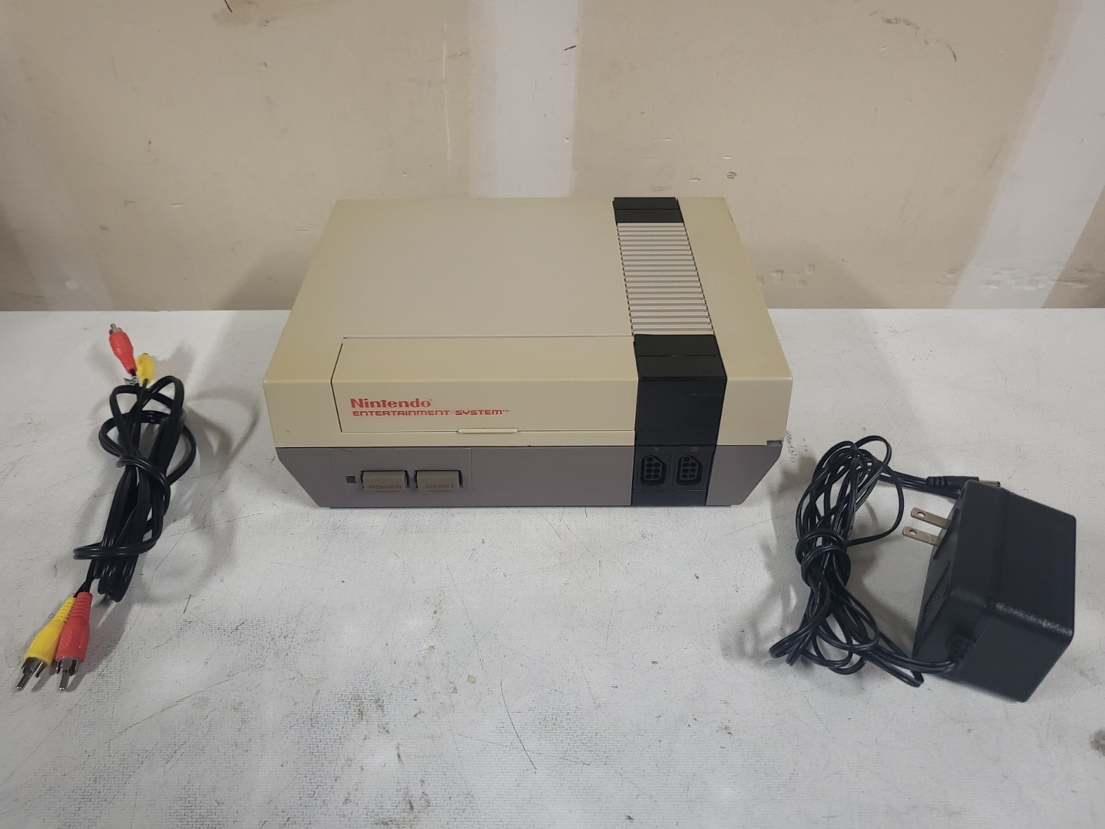 Original NES Nintendo System Console – New 72 Pin, Green Power Light WORKS!