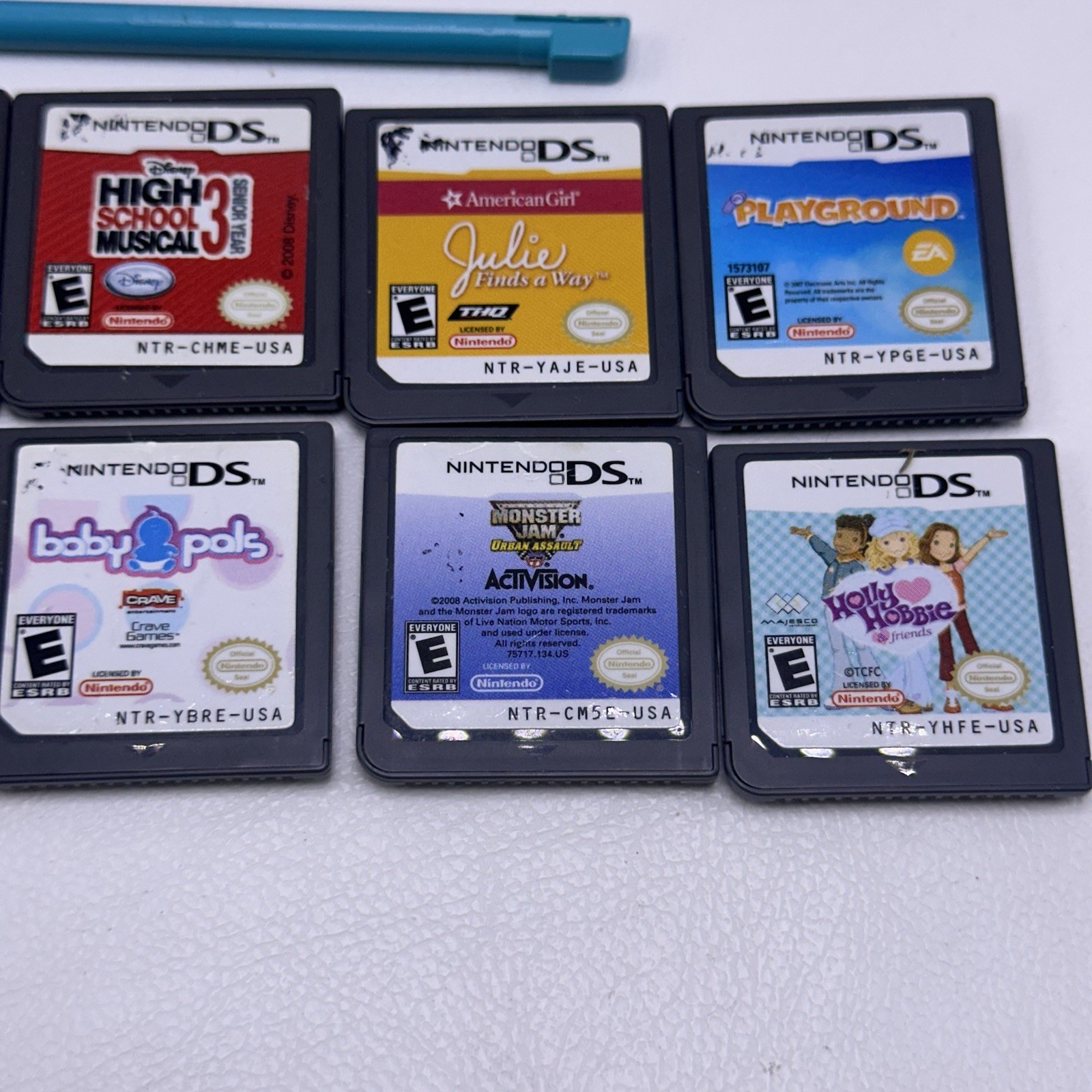 NINTENDO DSi Hot Pink Handheld Game Console With 12 Games Charger