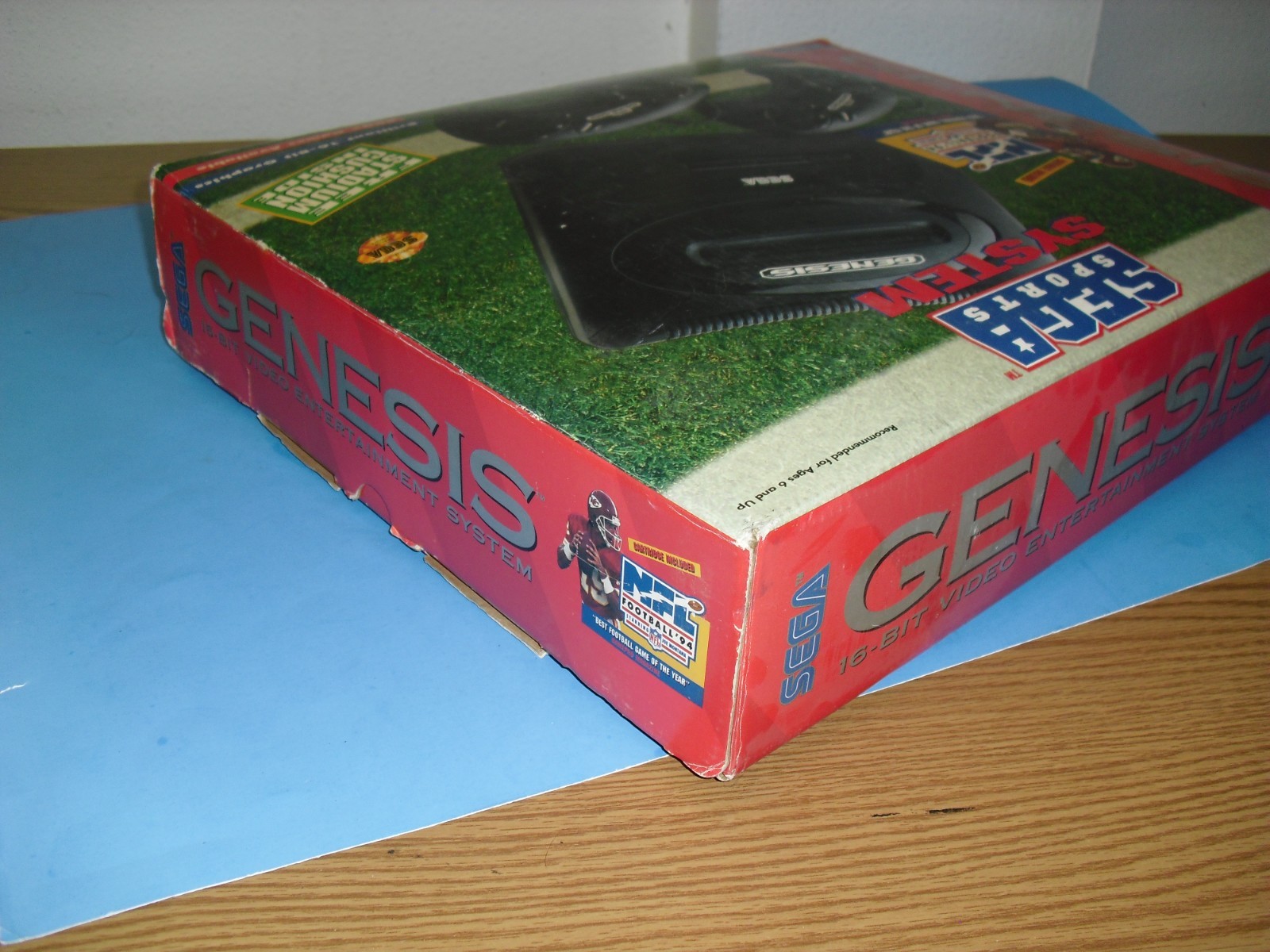 Sega Genesis Sports system complete in box w/ Stadium Cushion & NFL Football 94