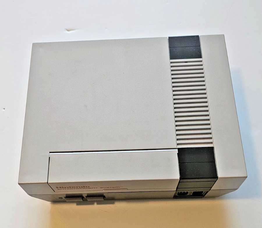 Original 1985 NES Console Bundle (System, Zapper, Super Mario/Duck Hunt) TESTED