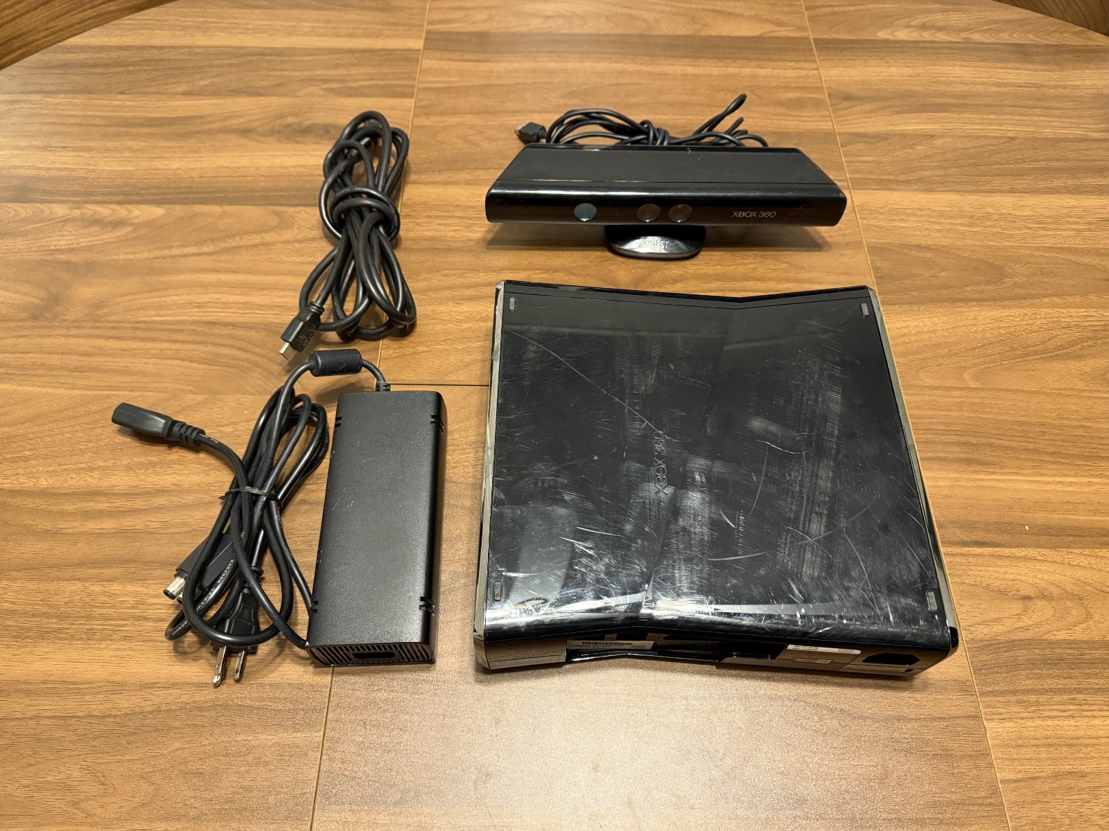 Microsoft XBox 360 S Console Model 1439 250gb Kinect Bundle Used Works Great