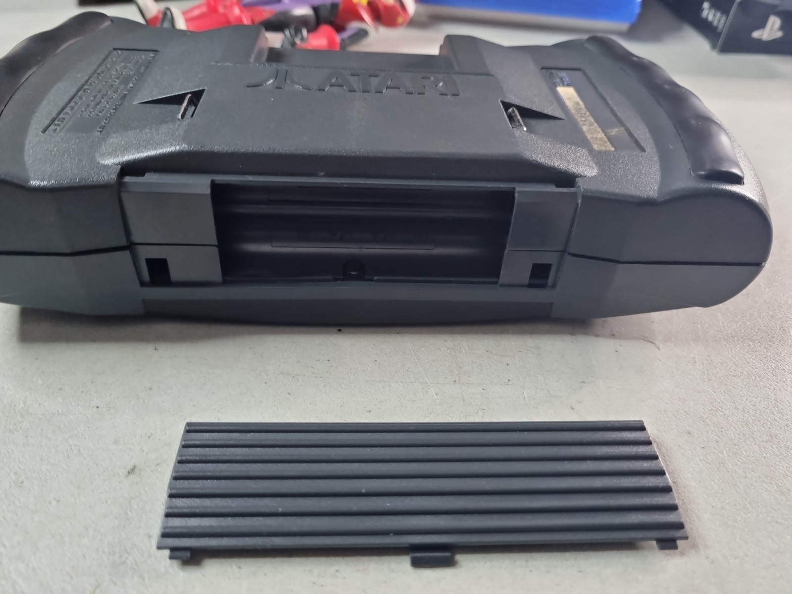 Broken Atari Lynx 2 Gaming Console System PAG-0401 with Battery Cover No Power