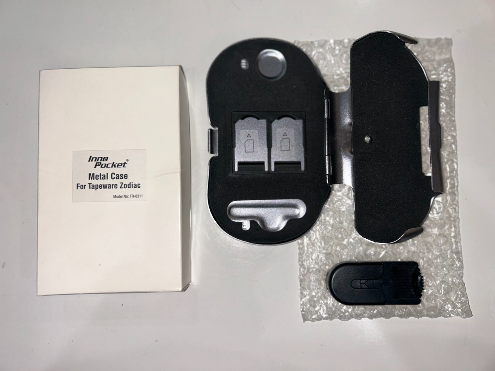 Tapwave Zodiac 2 w OEM AC Adapter and New Hard Metal Carrying Case + Earbuds #2