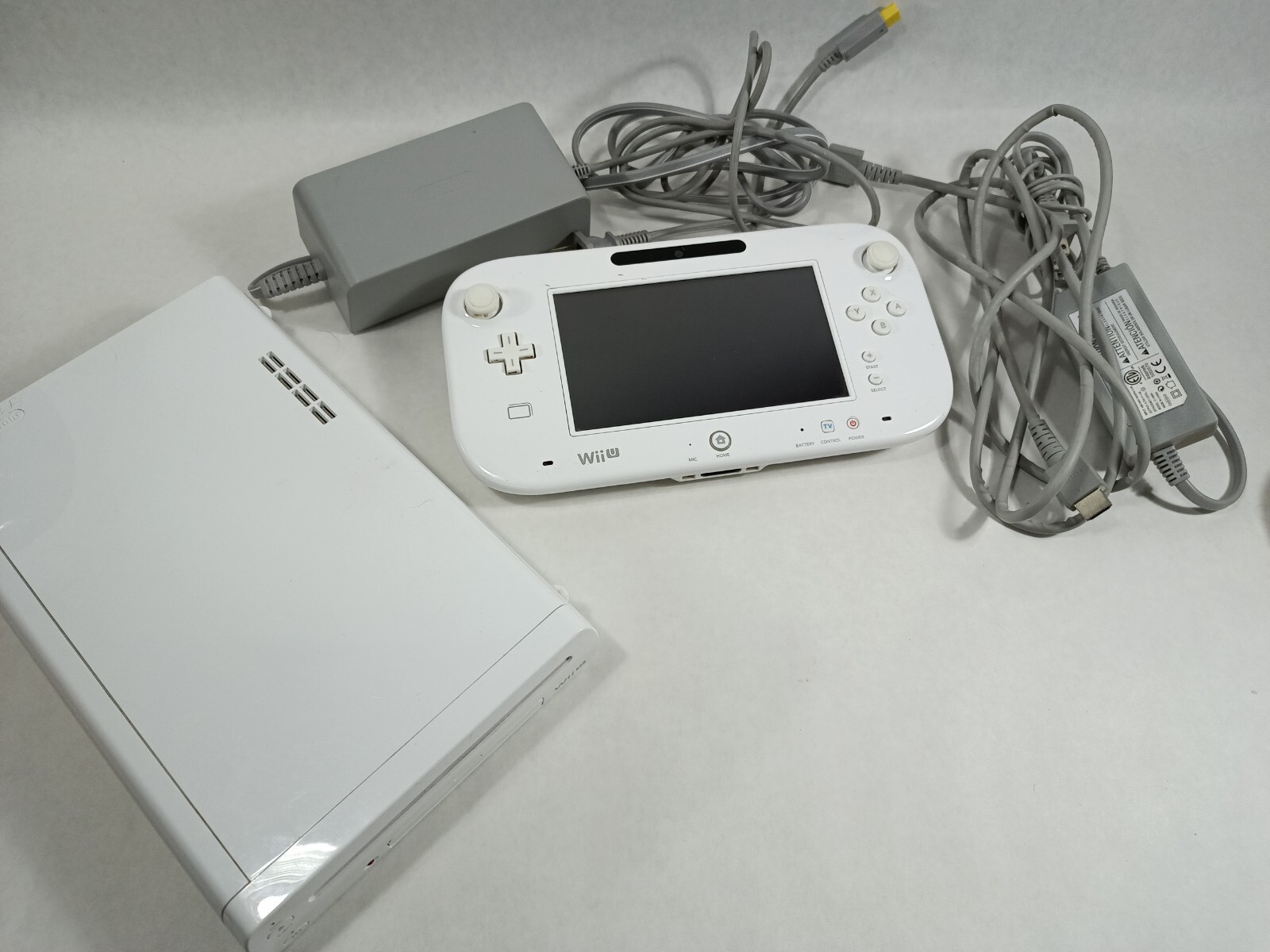 Nintendo Wii U 8GB Handheld System Mario Kart 8 Super Mario 3d World