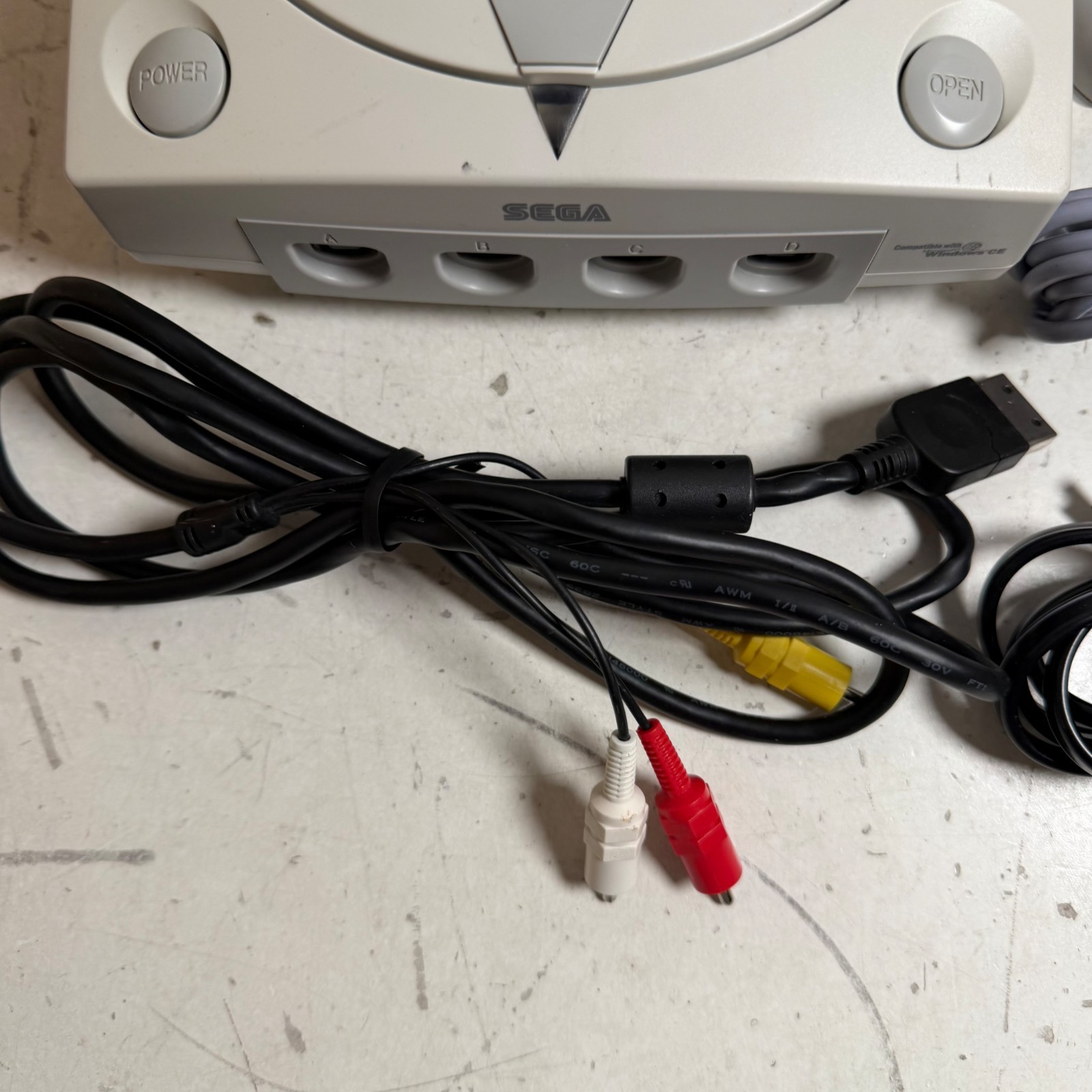 Sega Dreamcast HKT-3020 White Home Video Gaming Console With Controller