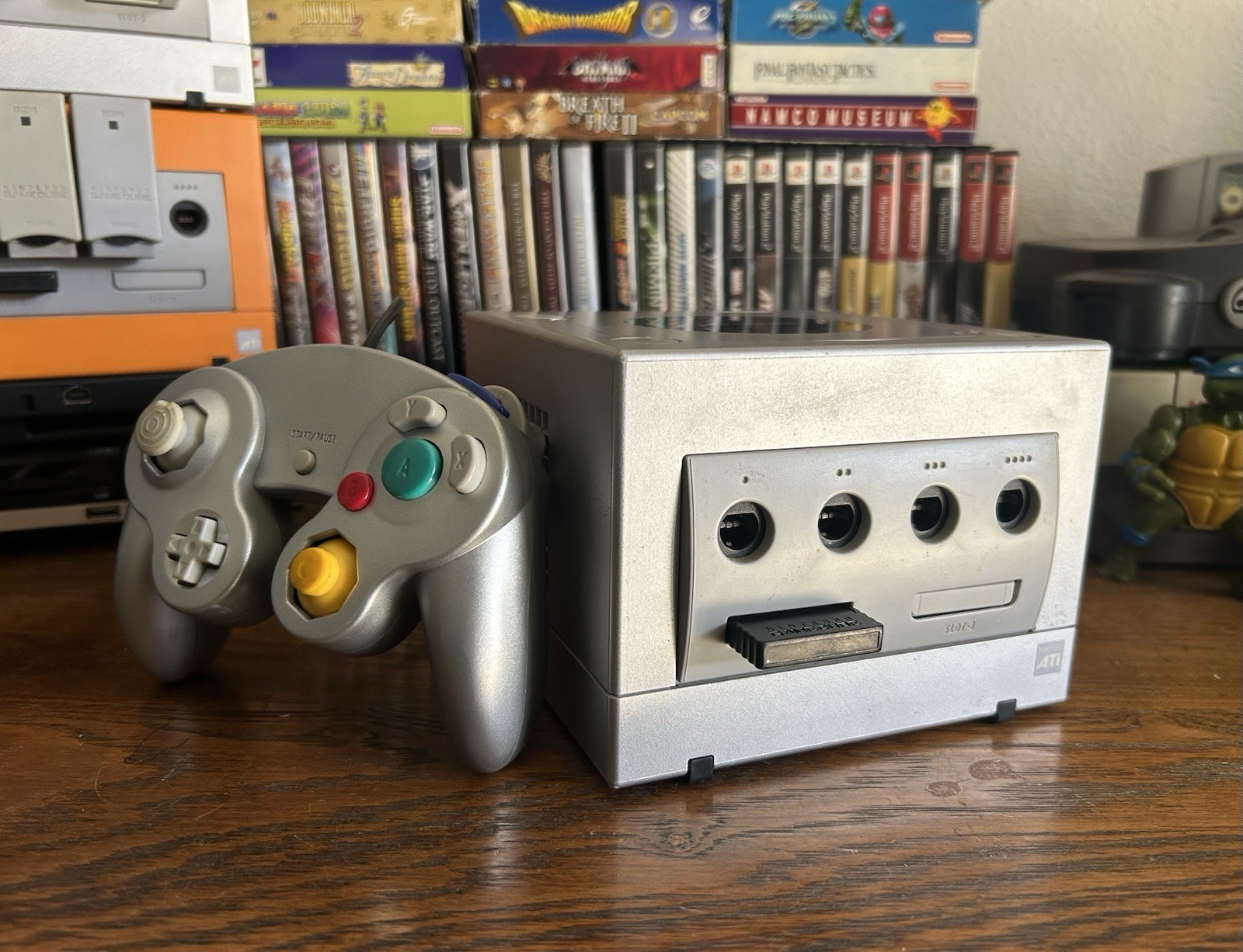 Nintendo GameCube DOL-101 Platinum With Matching Controller & Memory Card