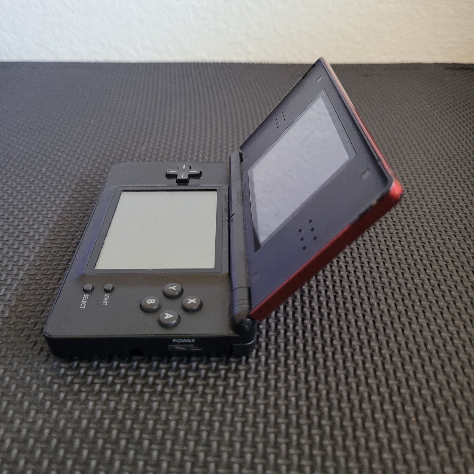 Nintendo DS Lite, Red/Black, For Parts Only, Charges But Won’t Turn On, USG-001