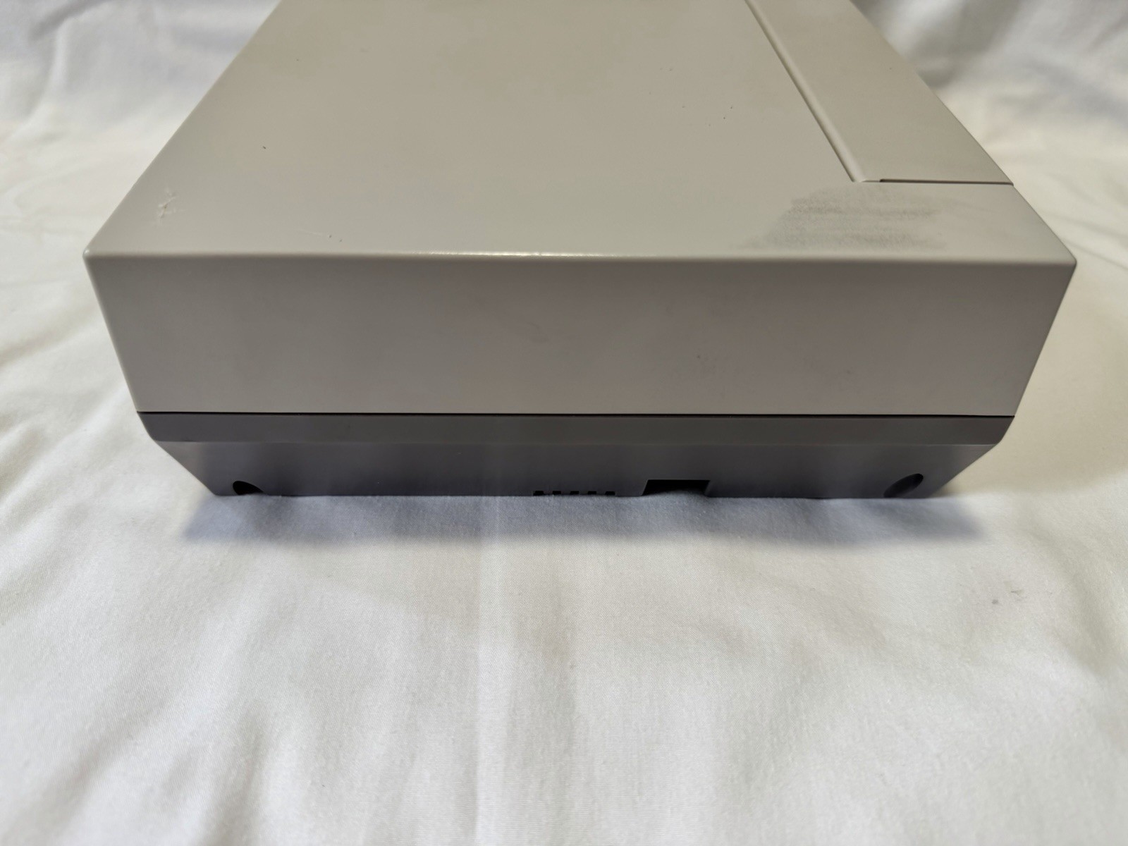 Nintendo NES Console Bundle Mario Duck Hunt Zapper Controllers Cables Manuals