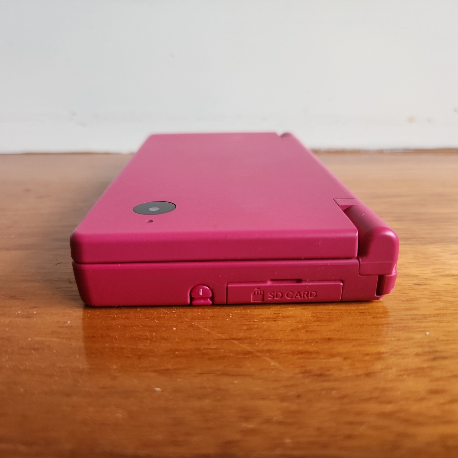 Nintendo DSi Pink inc. charging cable and SD card – Australian release