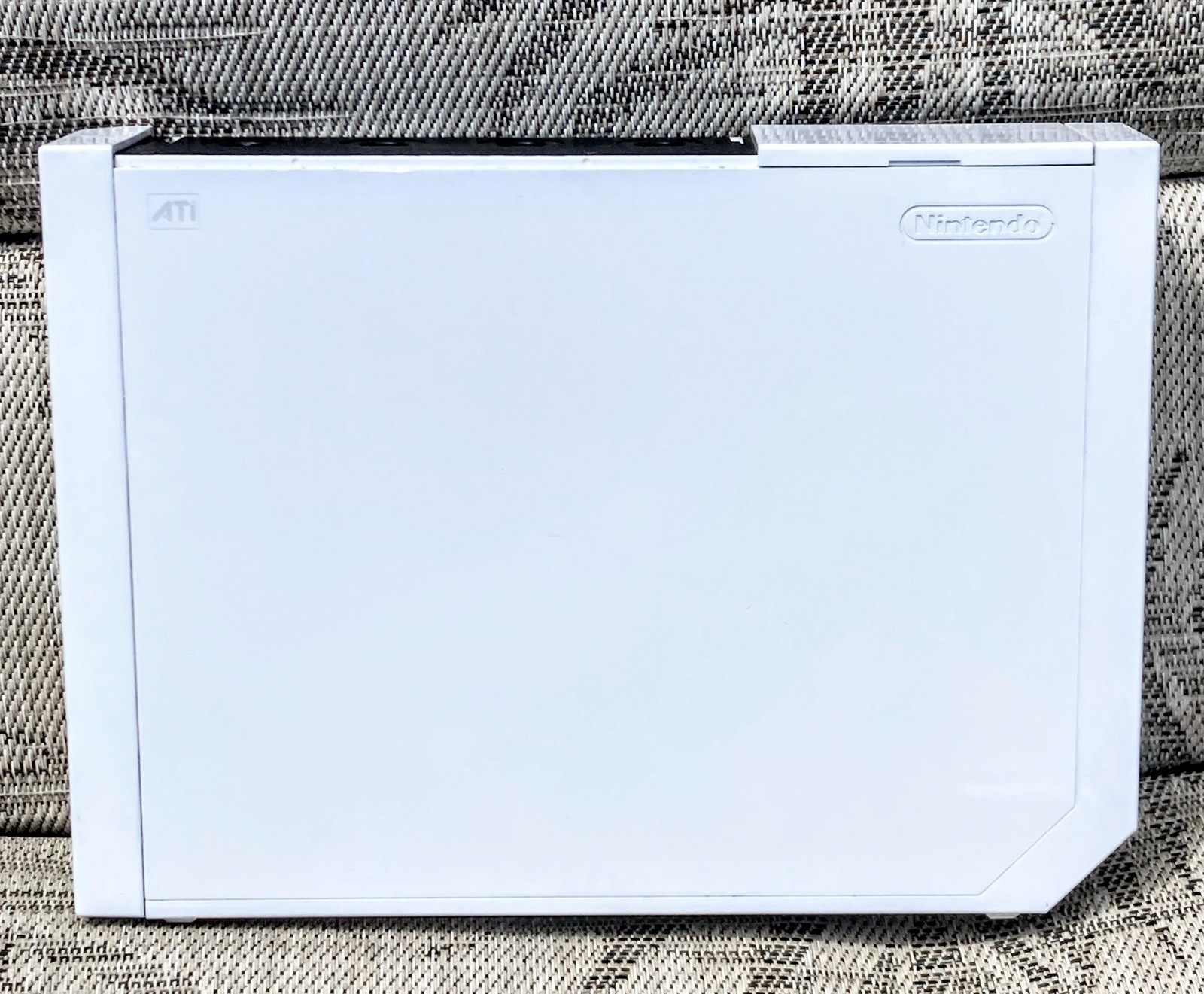 Nintendo Wii RVL-001 512 MB Home Console – White