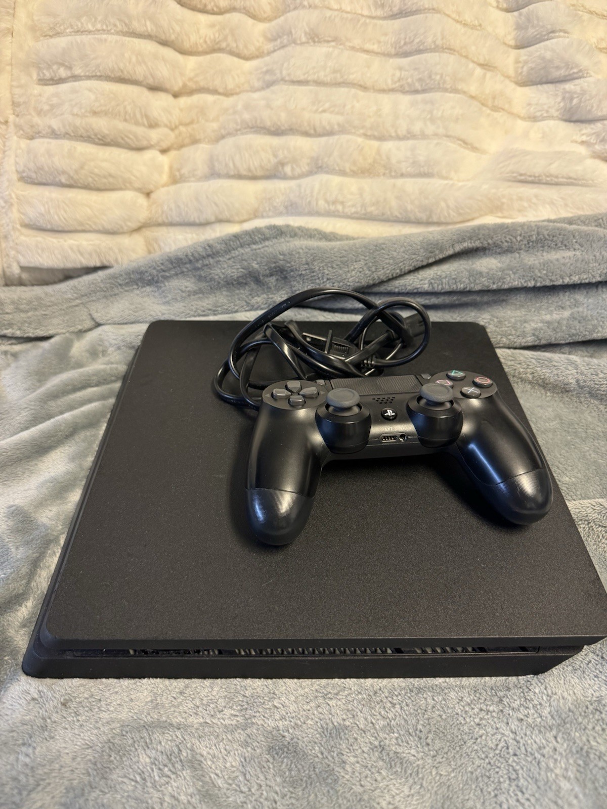PlayStation 4 Slim PS4 With Wireless Controller HDMI CORD And Power Cord