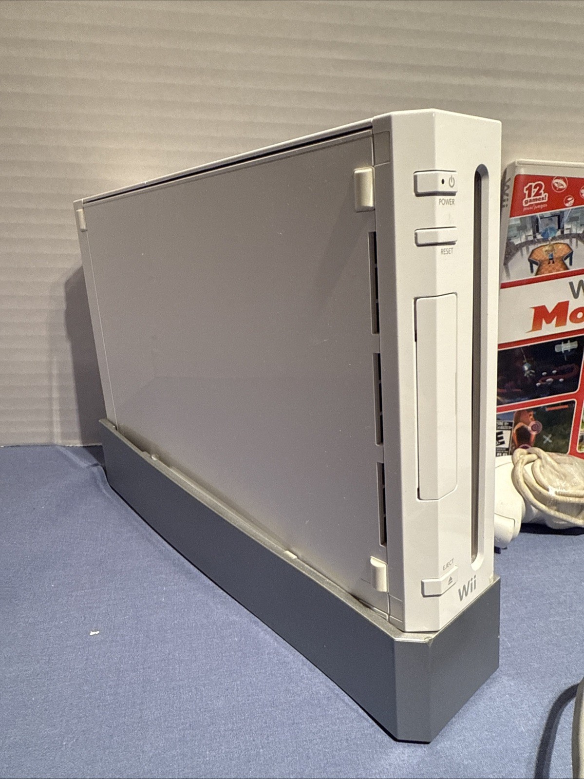 NINTENDO Wii SYSTEM CONSOLE WITH Wii PLAY MOTION GAME AND ACCESSORIES “TESTED”