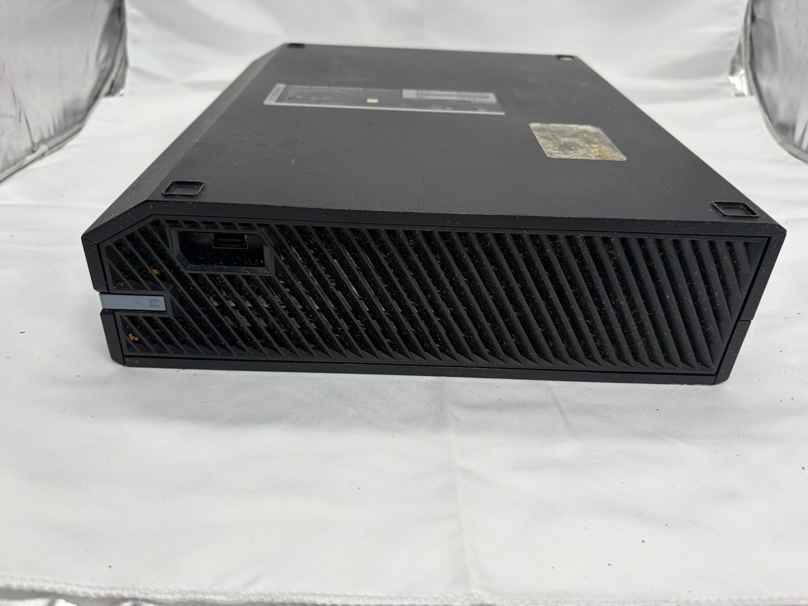 Microsoft Xbox One 1540 Console FOR REPAIR/FOR PARTS ONLY