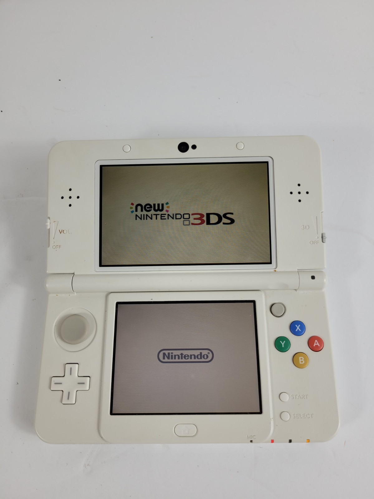 Nintendo 3DS XL Special Edition White Handheld 4GB NTSC-U/C SPR-001.