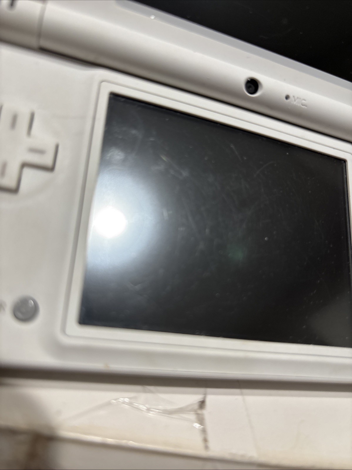 Nintendo DSI WHITE CONSOLE IN BOX WITH CHARGER, STYLUS, And 1 GAME NO SD CARD