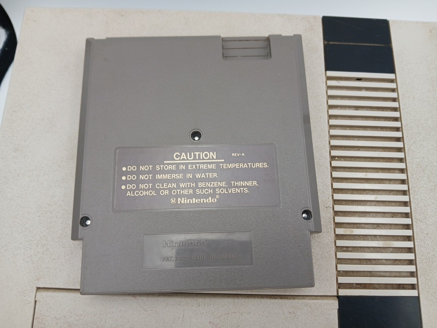 Nintendo NES-001 System PARTS ONLY Console Cords Super Mario 2 NOT WORKING