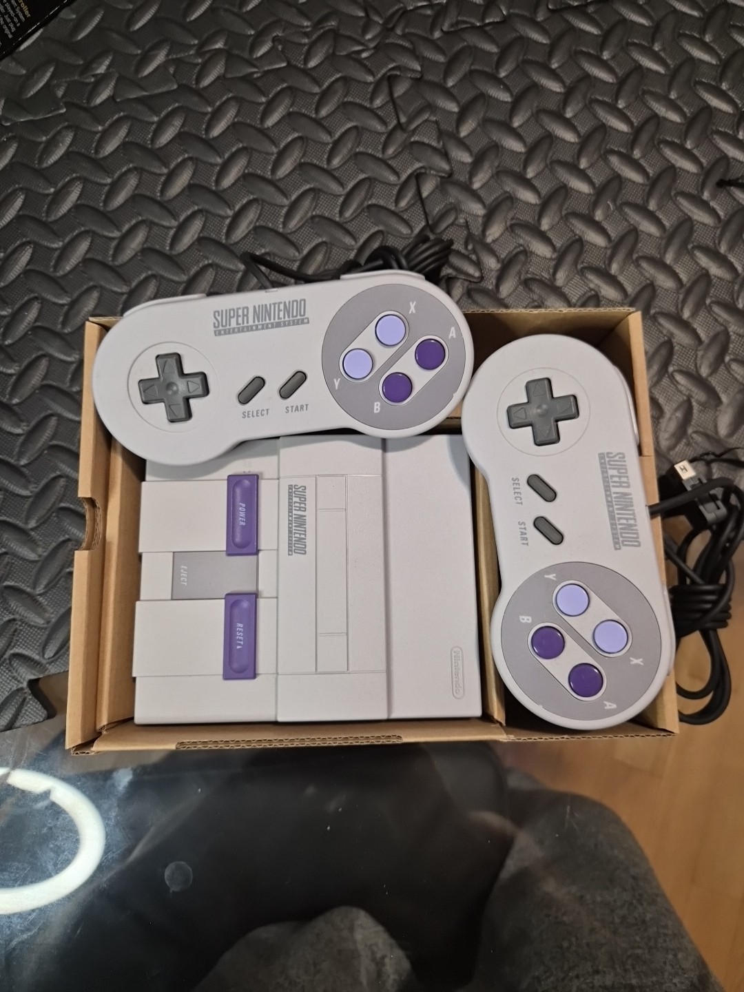 Nintendo Super NES Classic Edition Video Game Console Complete with Box