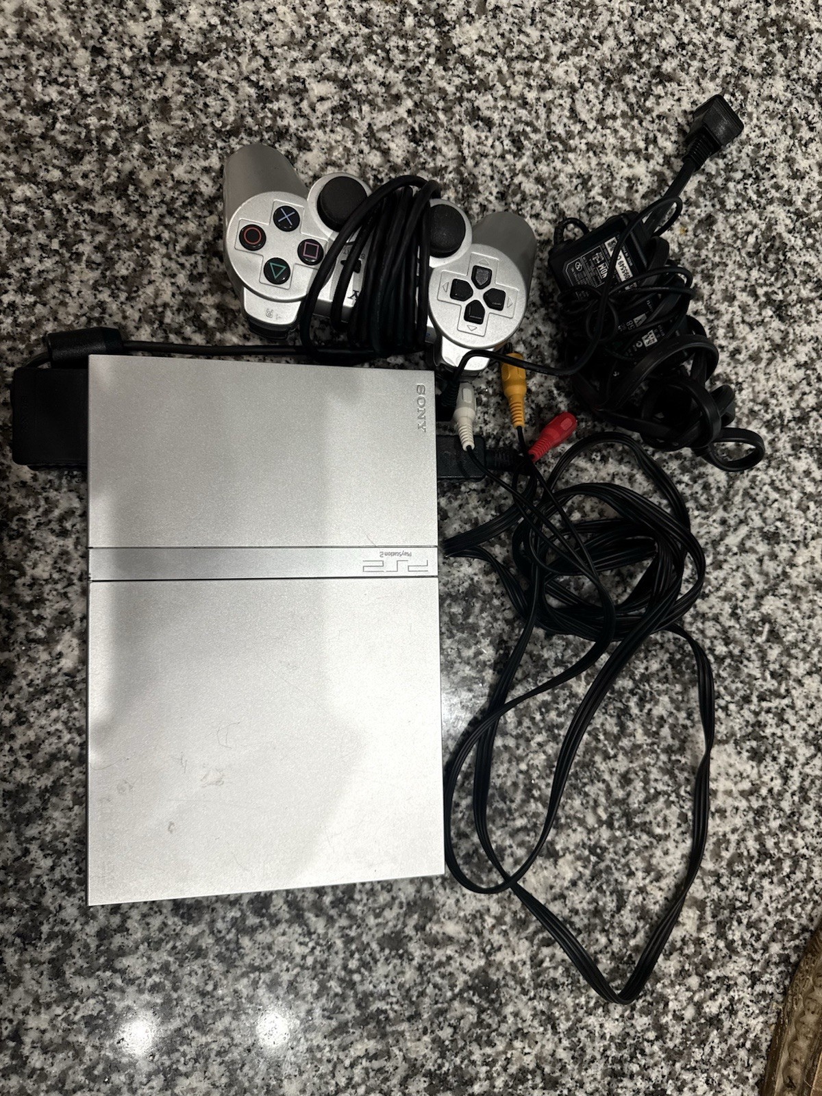 Sony PlayStation 2 Slim Silver Console Bundle 1 Controller COD 3 included