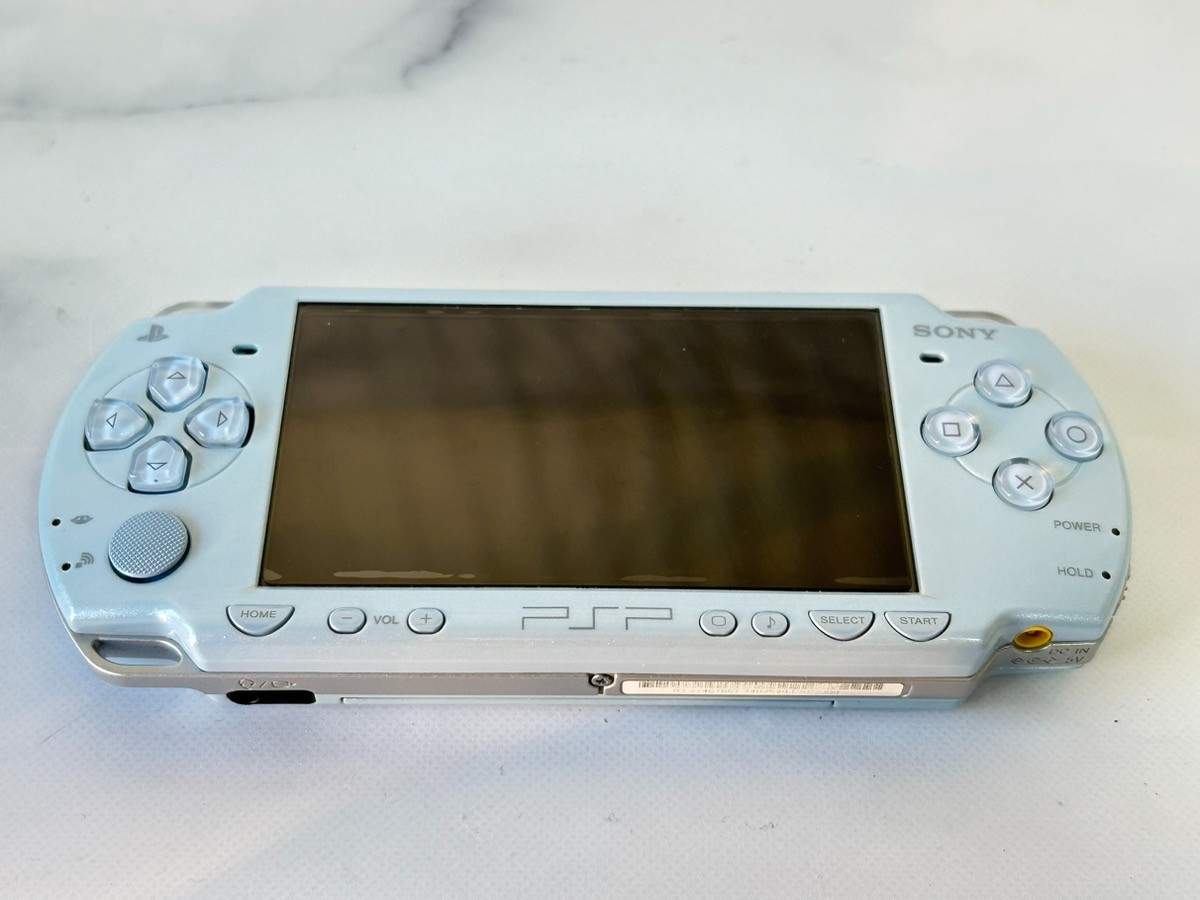 Sony PSP-1000 2000 3000 Console region free / Charger + Battery + Memory Stick