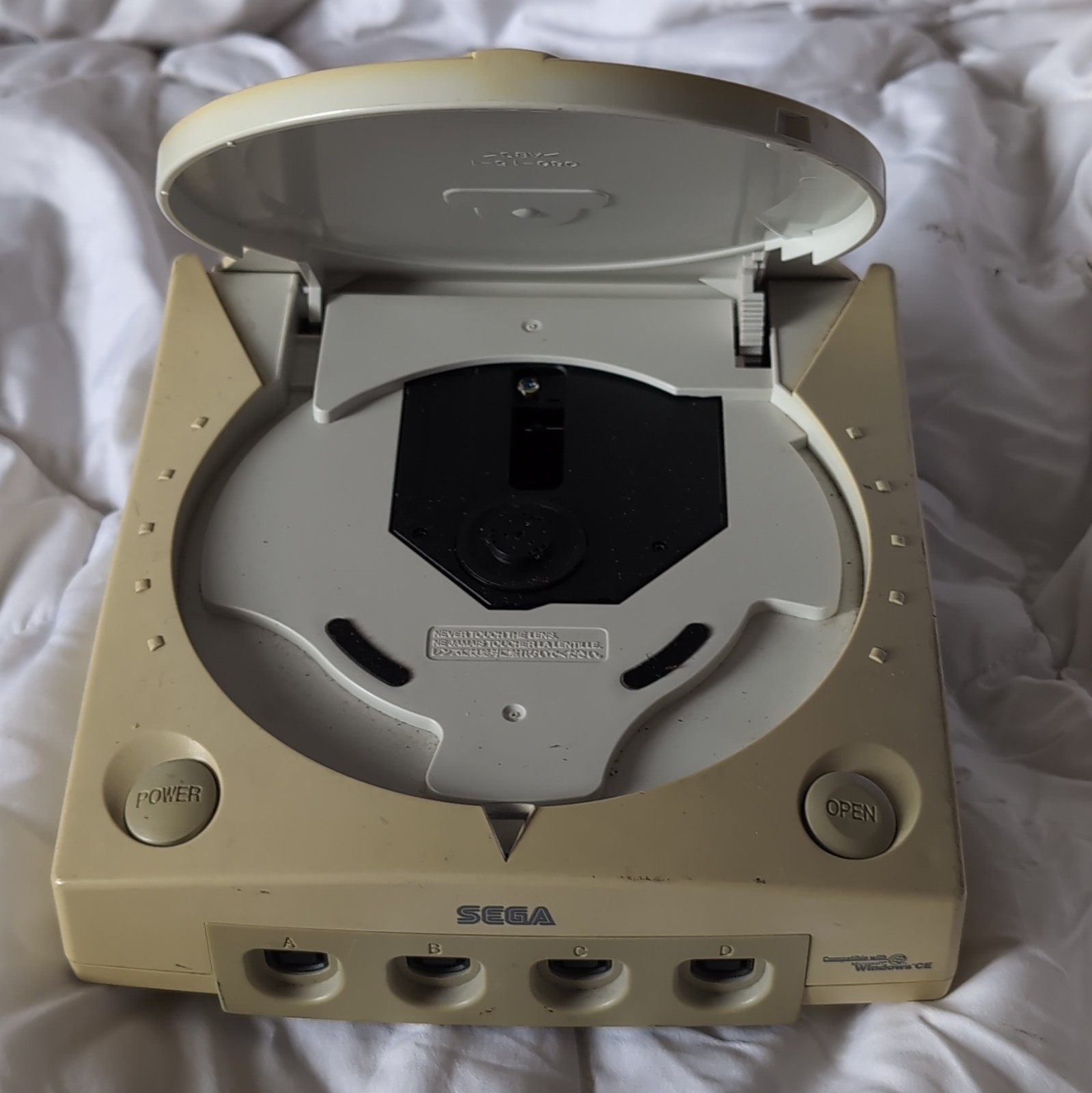 SEGA Dreamcast Console HKT-3000 NTSC-U/C Beige, VMU Compatible, AV Out