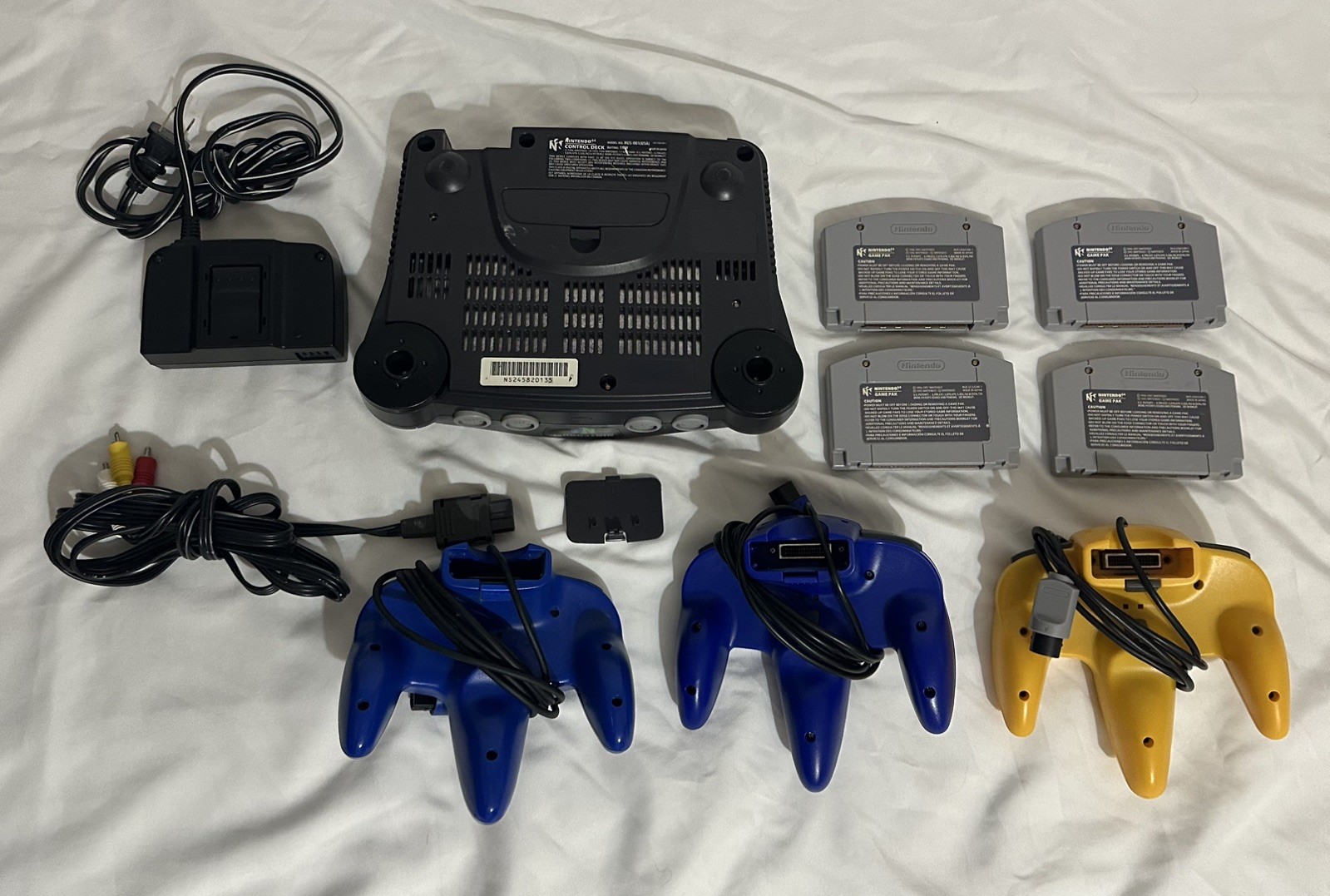 Nintendo 64 Console Bundle With Mario Kart, Banjo Kazooie Controllers (Working!)