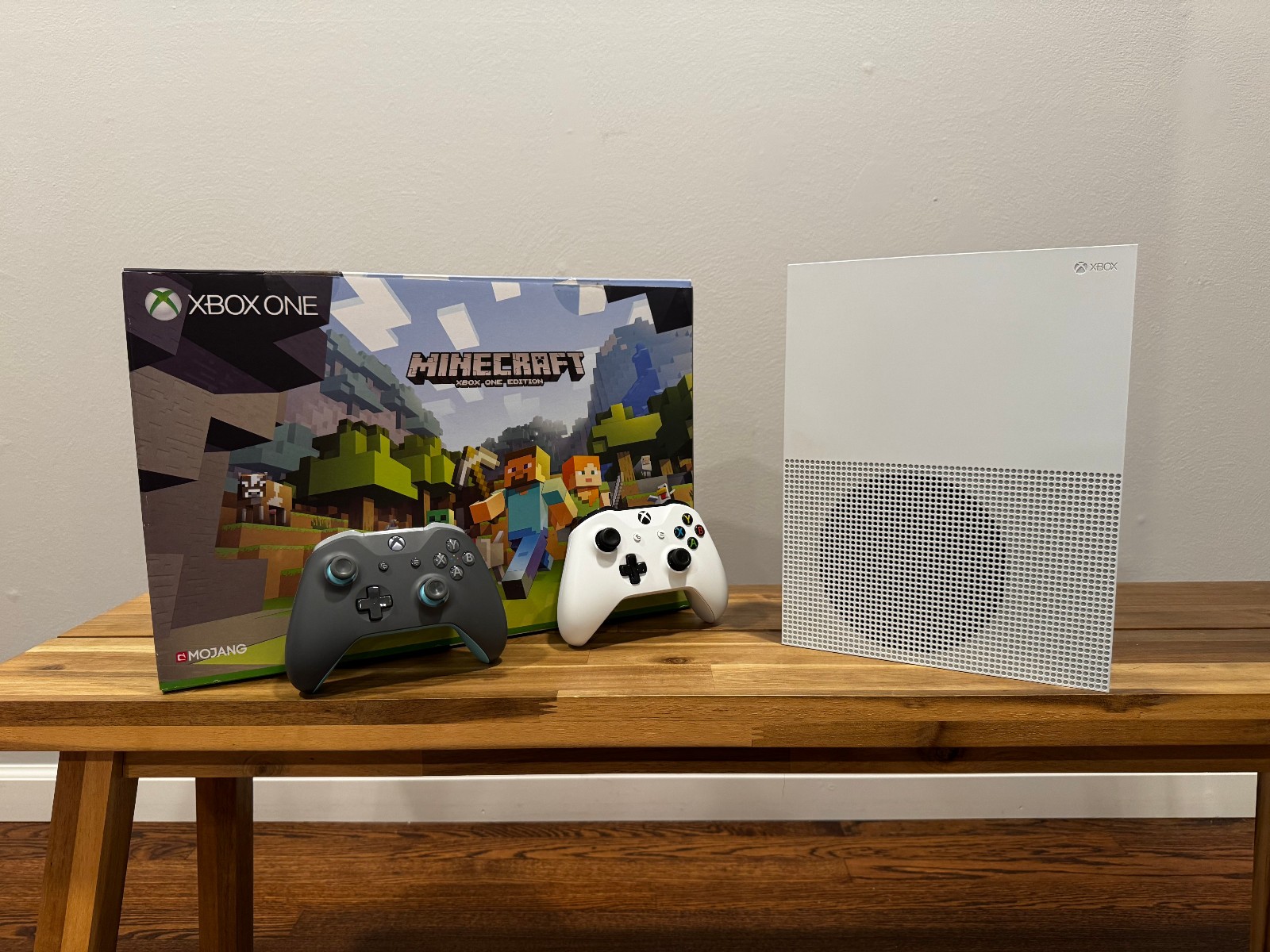 Microsoft Xbox One S Minecraft Favorites Bundle 500GB w/ Extra Controller- White