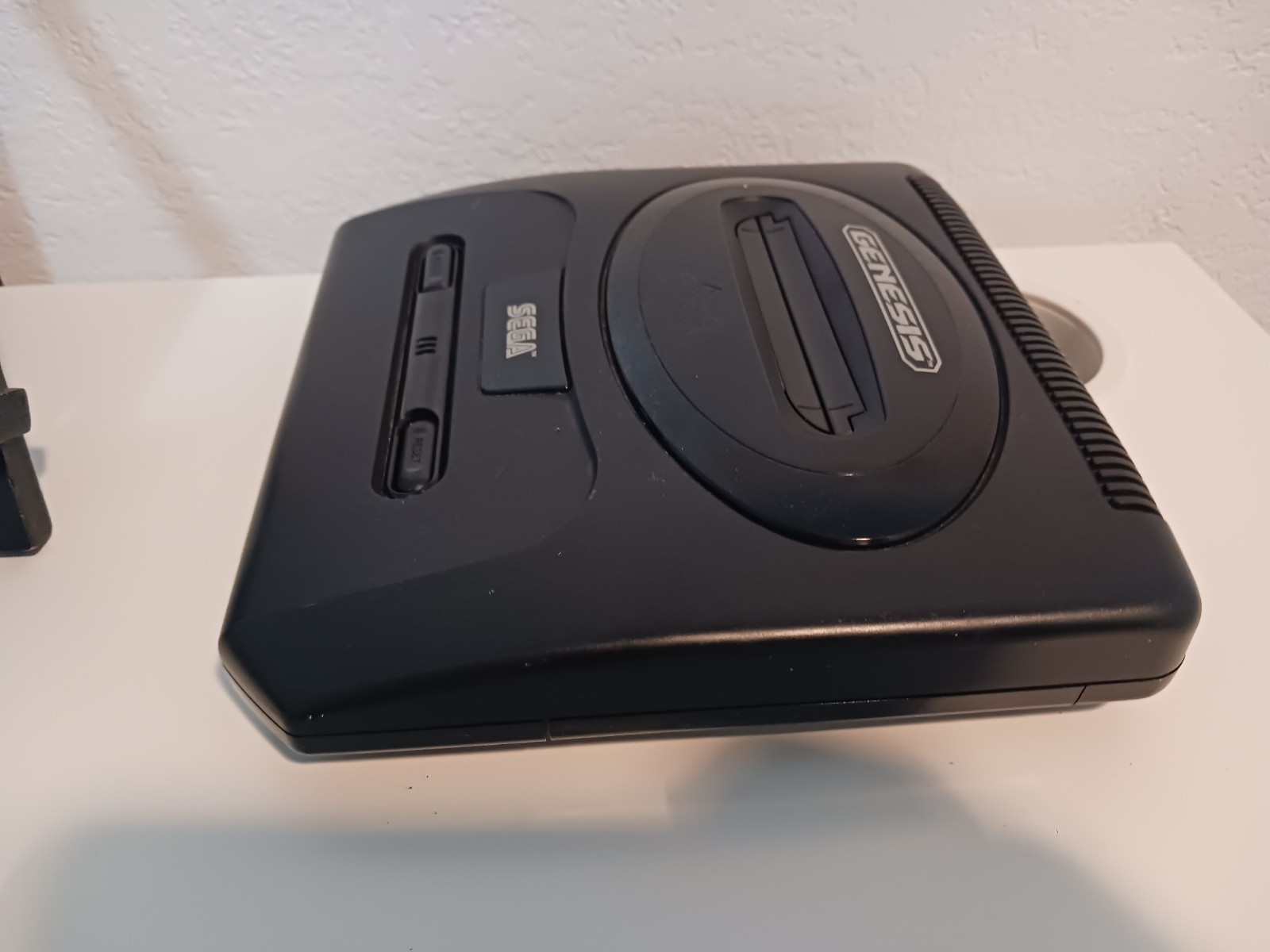 SEGA Genesis Console Model 2 MK-1631 Bundle + Authentic Sonic 2 + 1 Controller