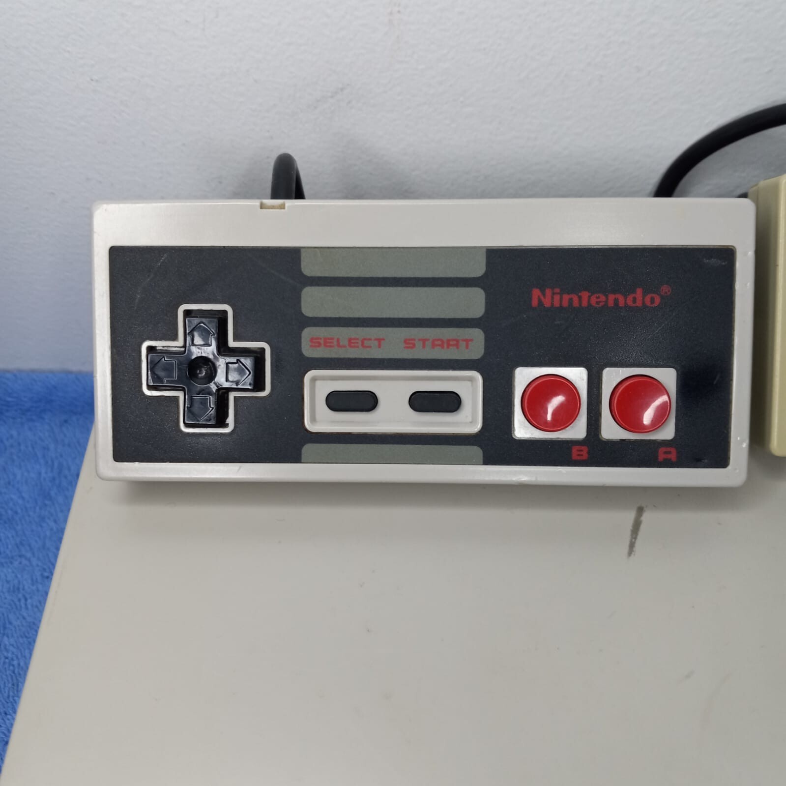 Nintendo NES Action Set Home Console – White/Gray + 2 Controllers + Golf Game